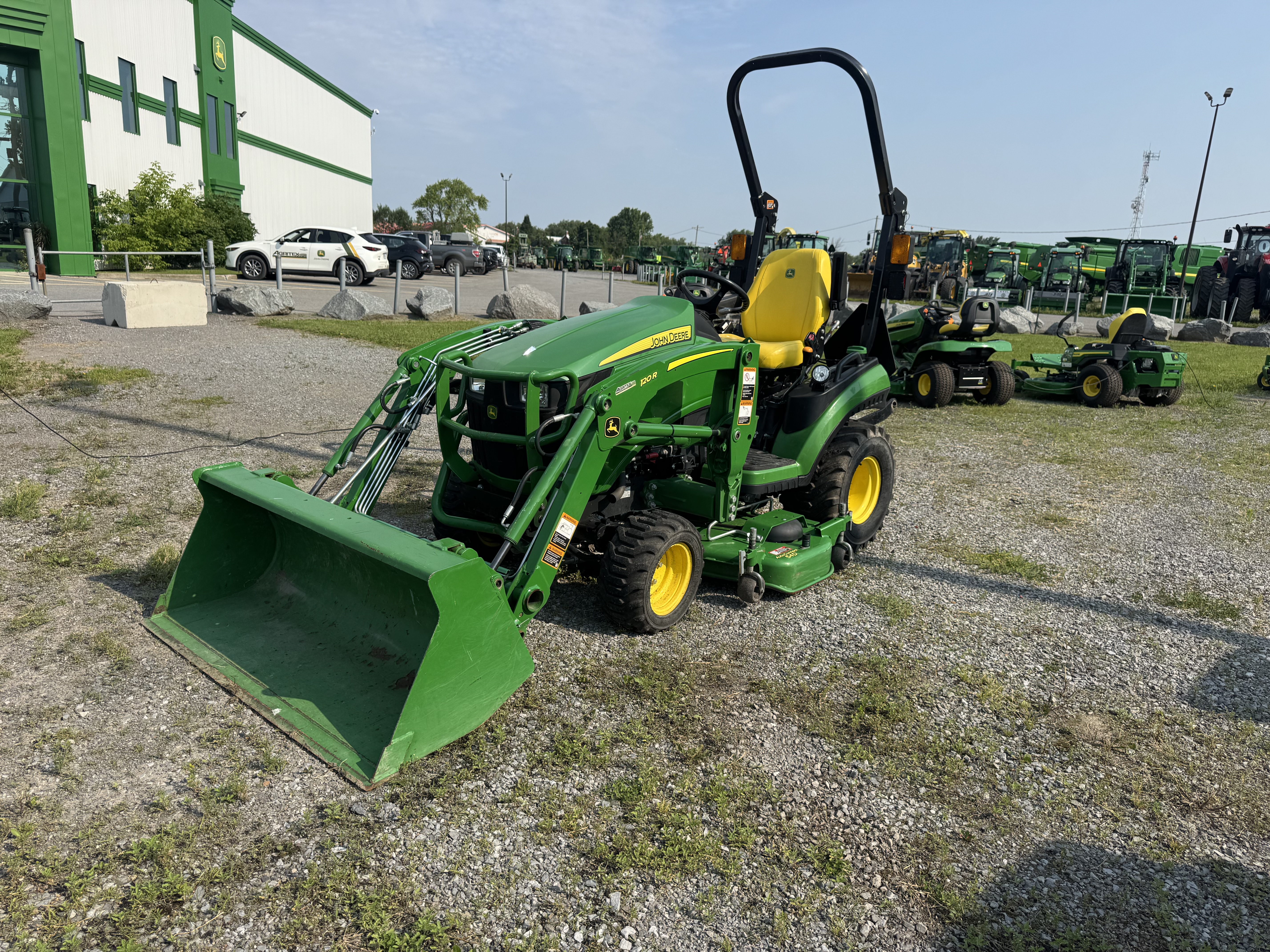 John Deere 1025R LDR + TONDEUSE 