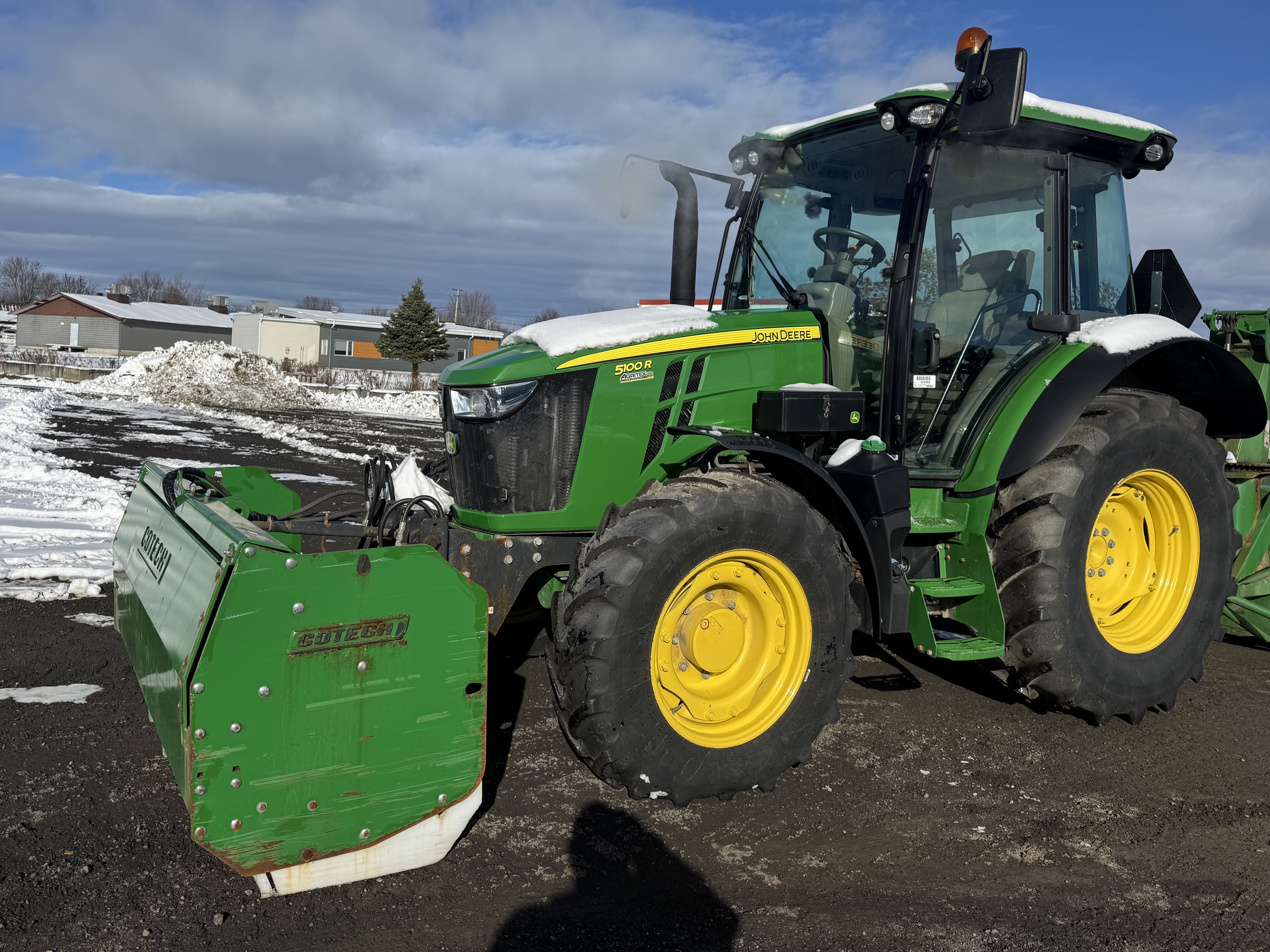 John Deere 5100R