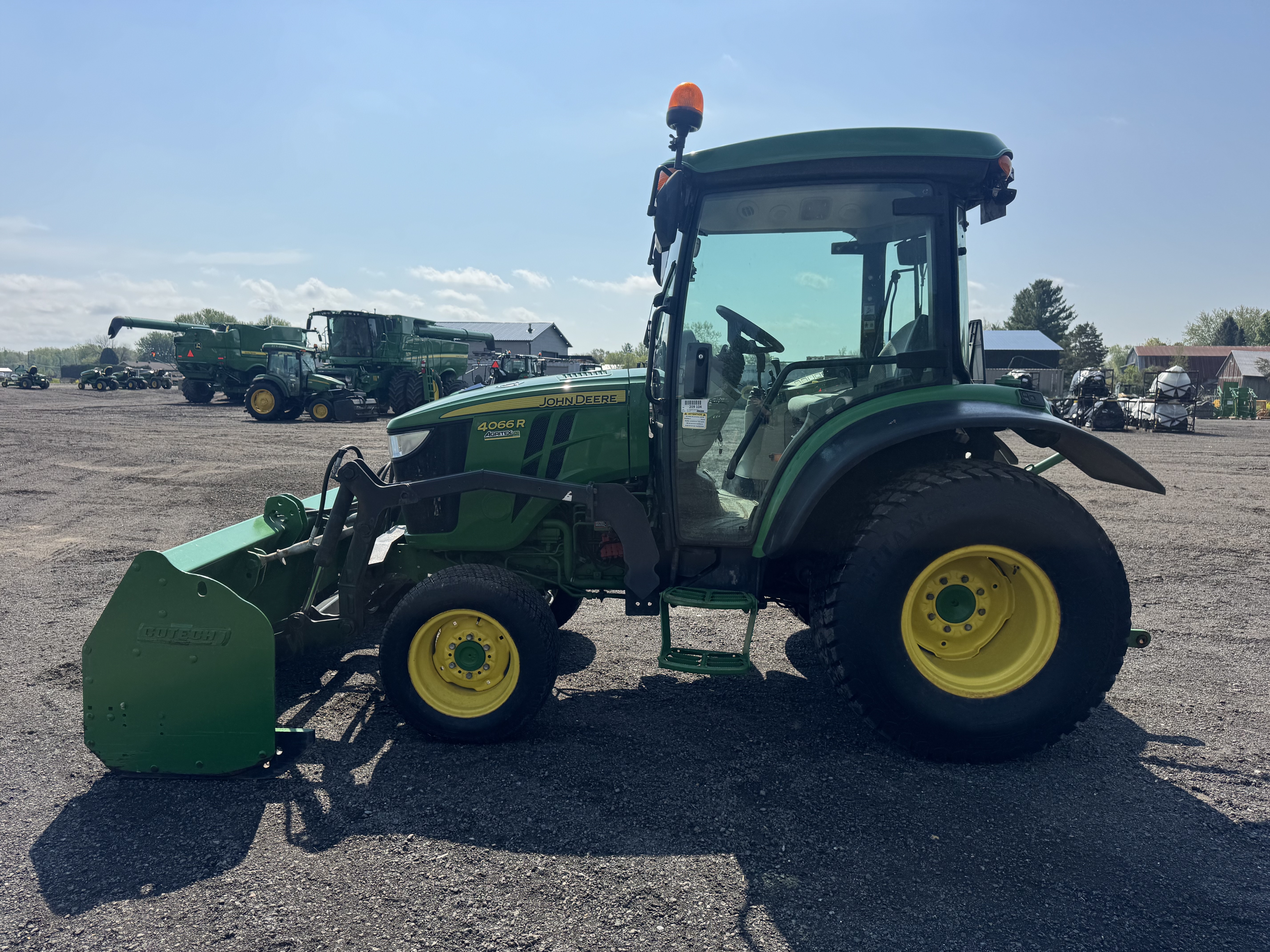 John Deere 4066R TURF PPFT   