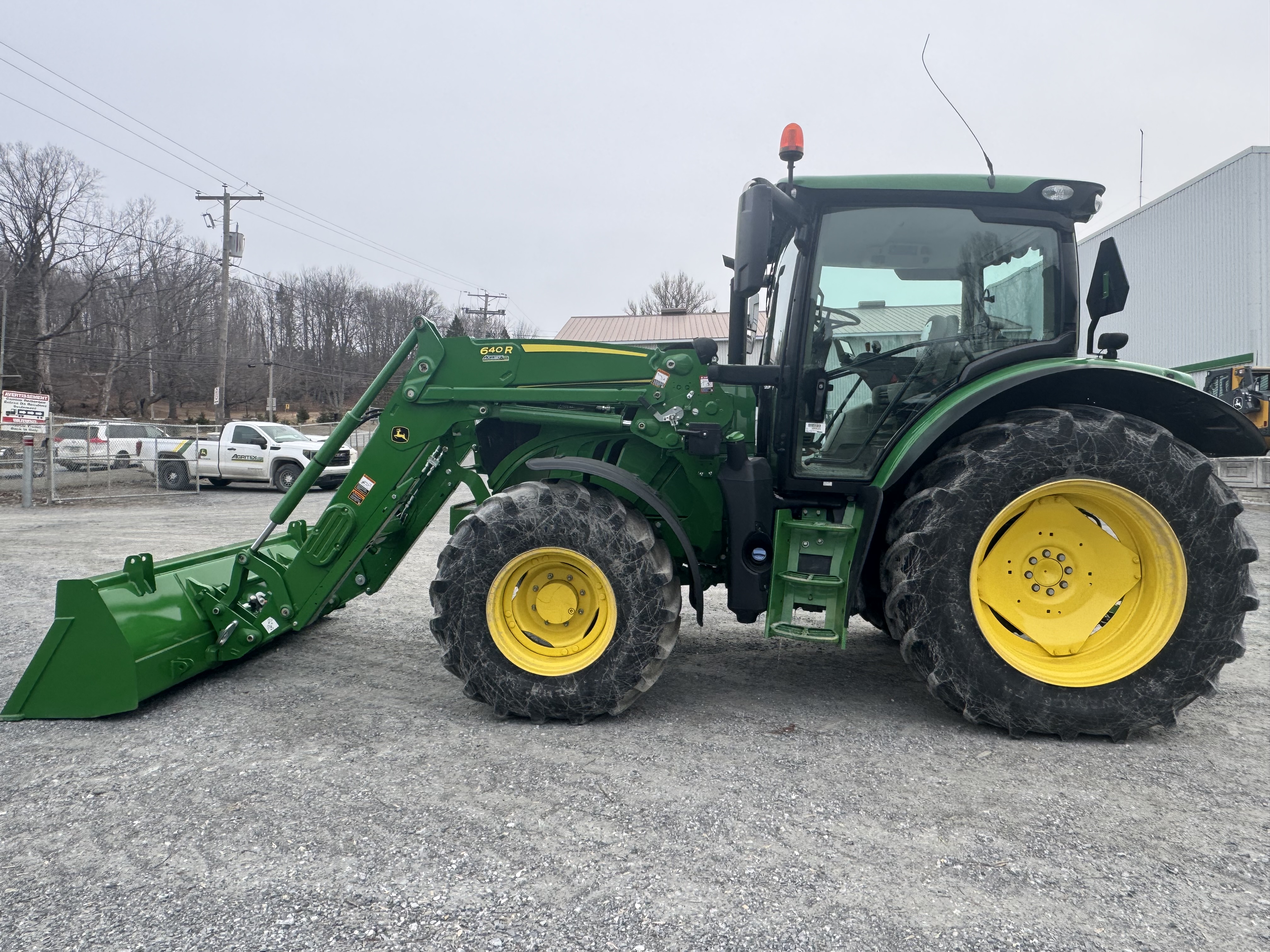 John Deere 6110R 