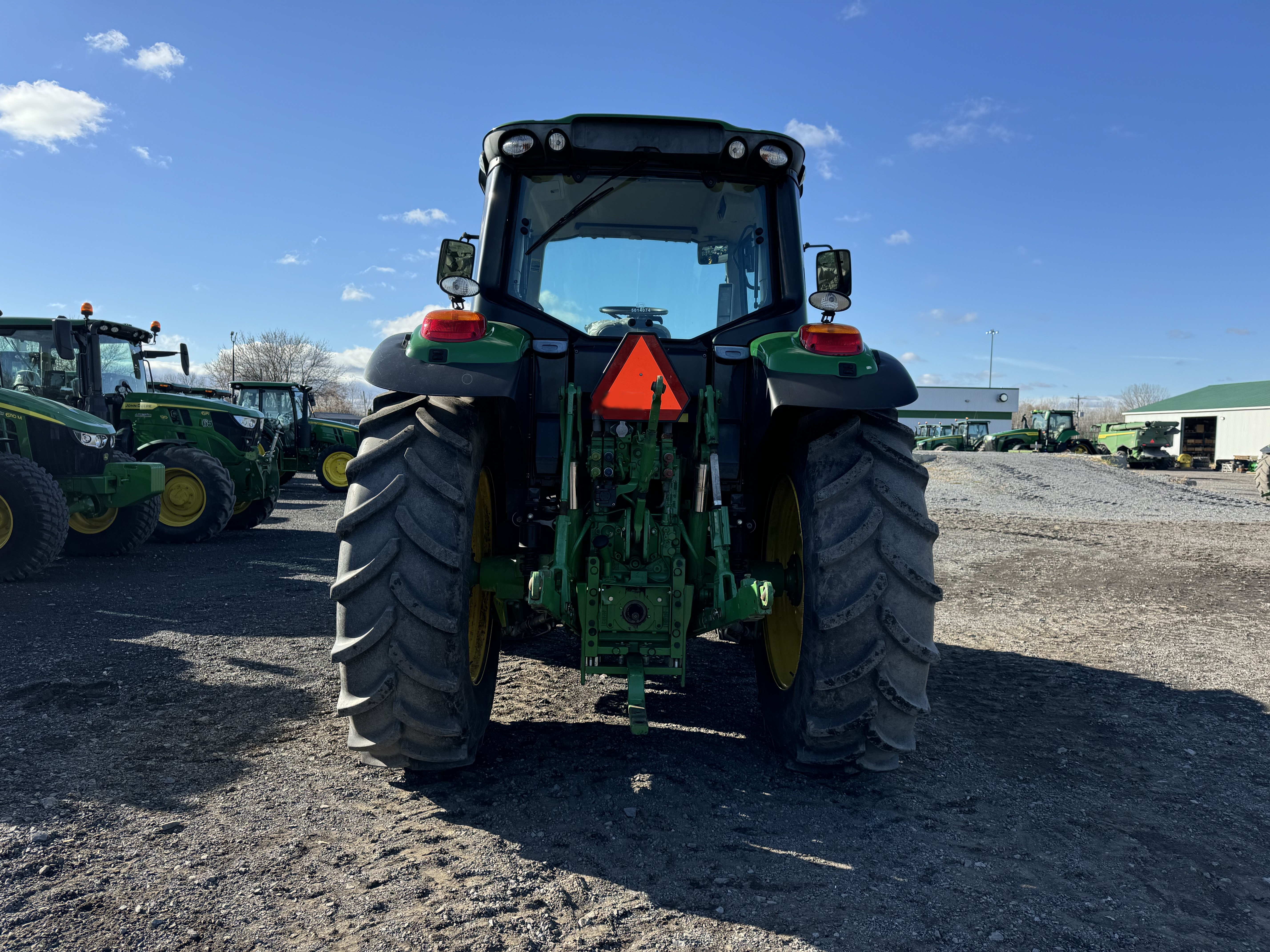 John Deere 6110M 