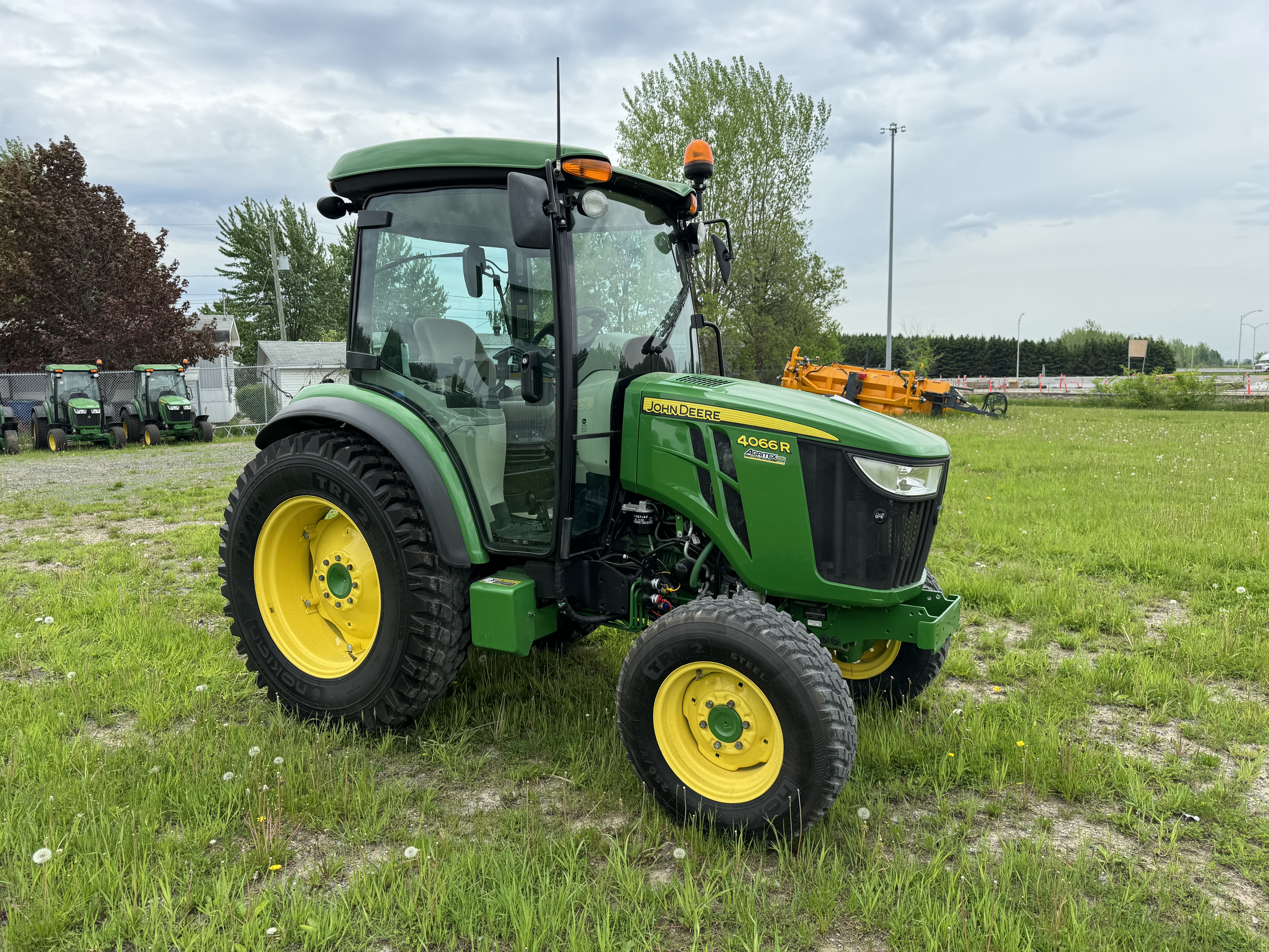 John Deere 4066R NOKIAN 