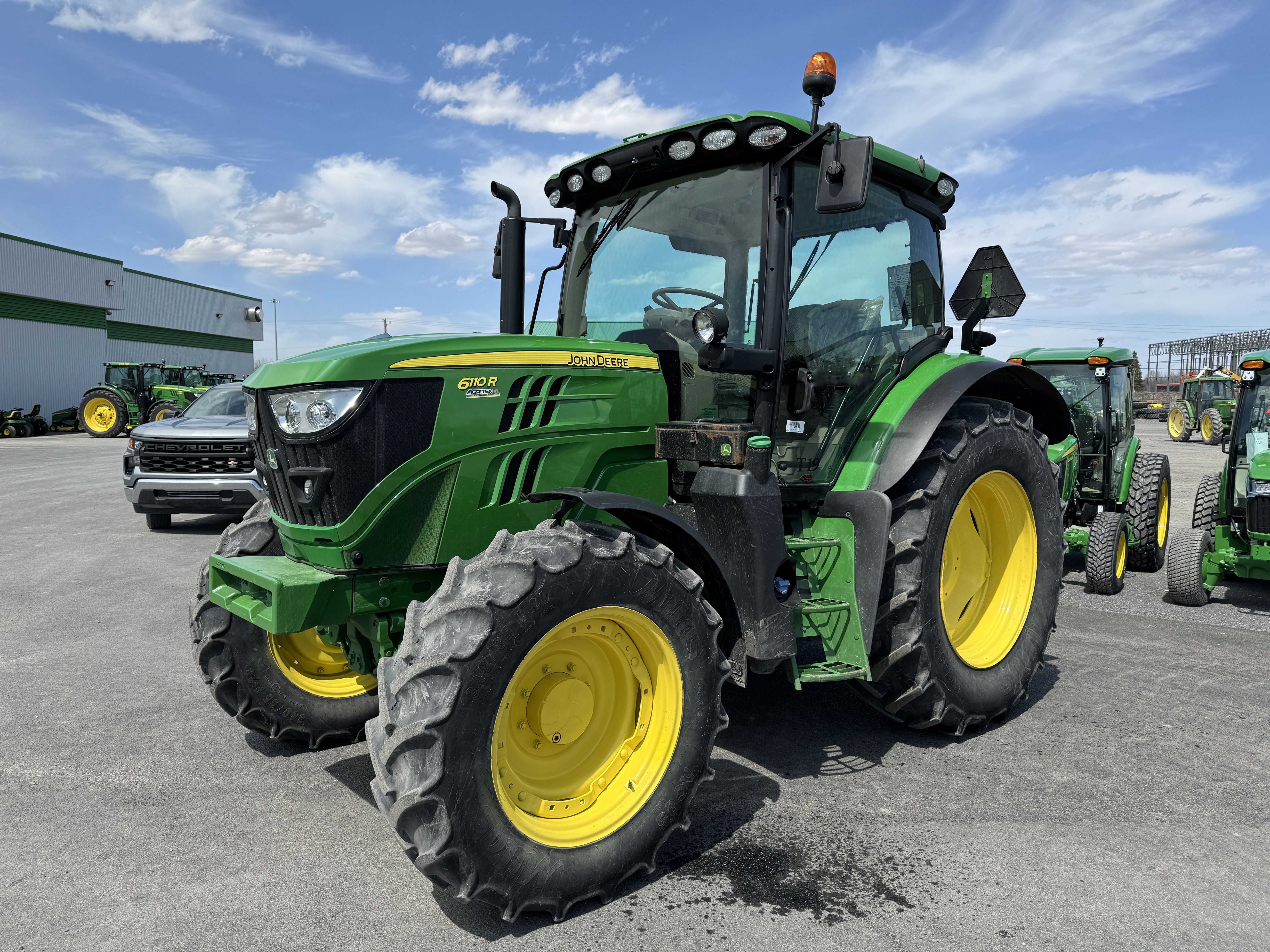 John Deere 6110R 