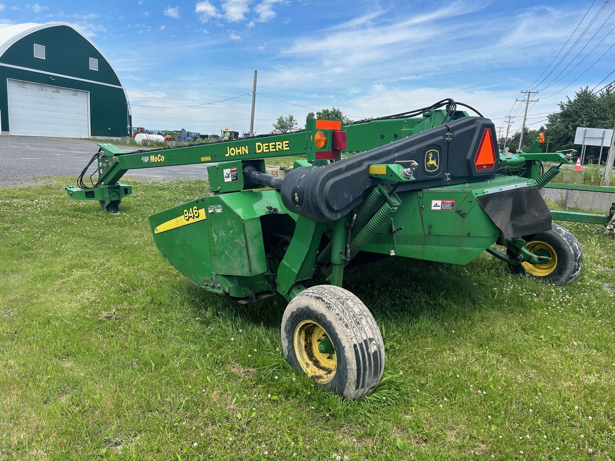 John Deere 946