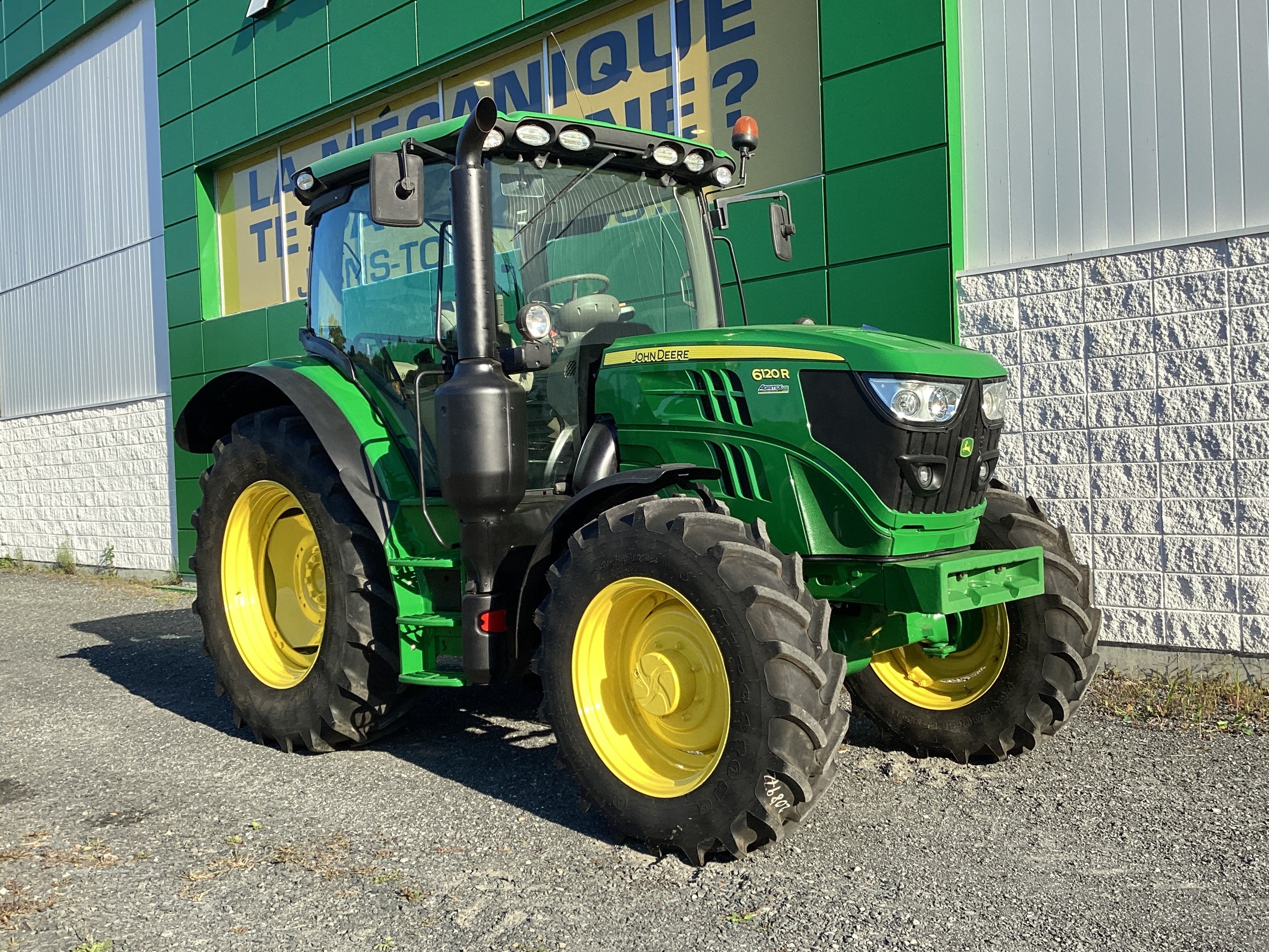 John Deere 6120R