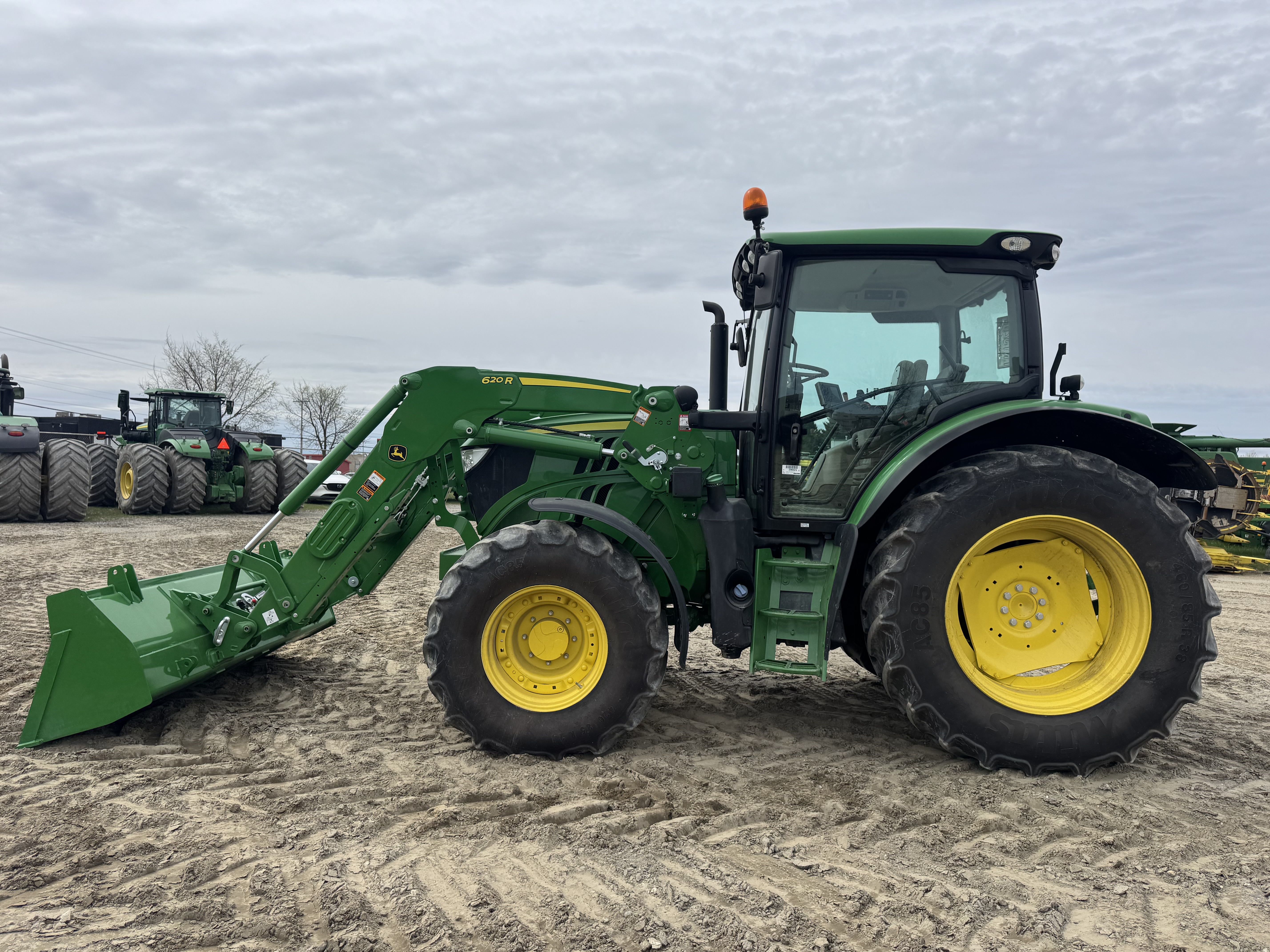 John Deere 6110R LOADER NSL