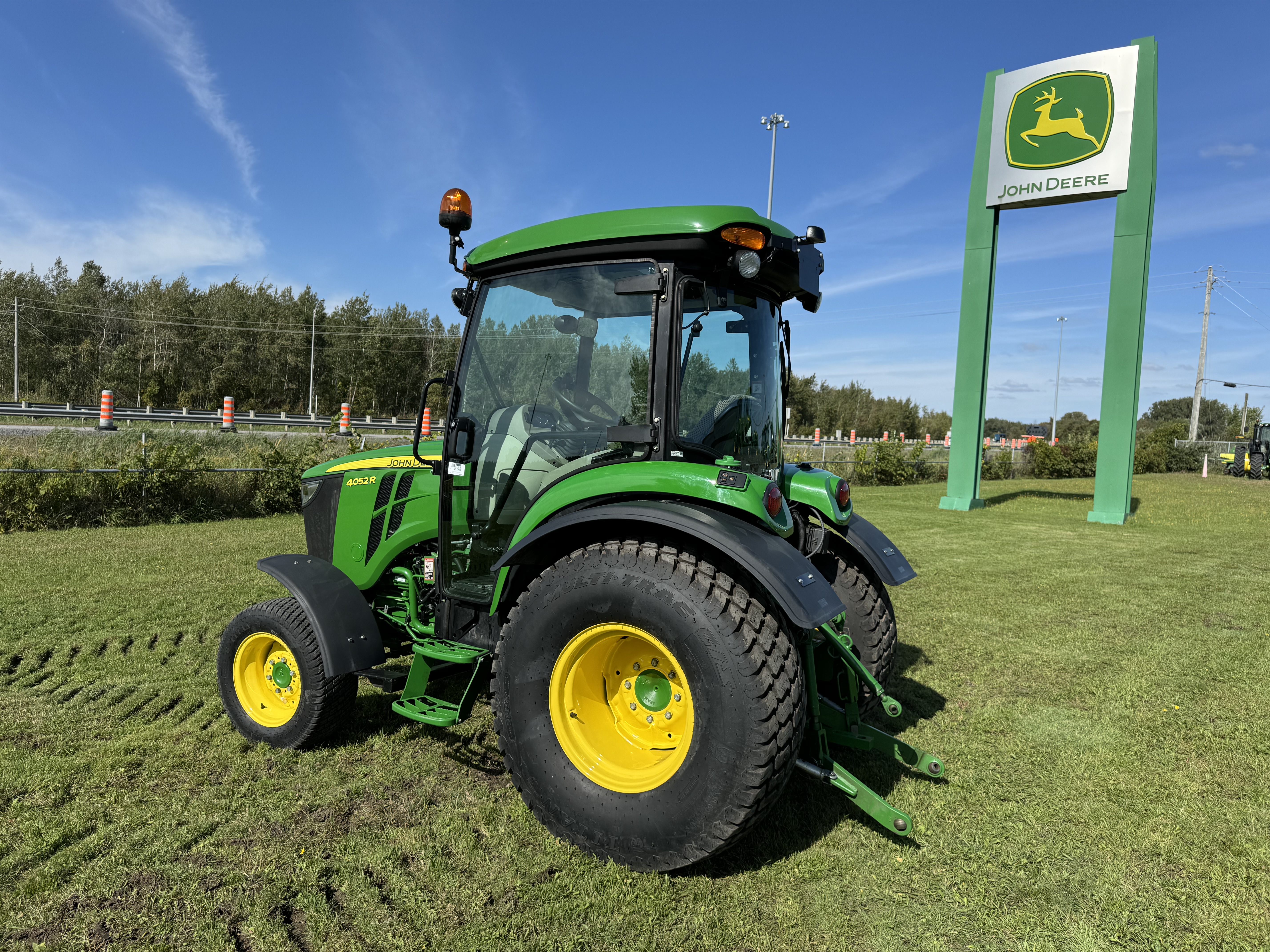 John Deere 4052R TURF    