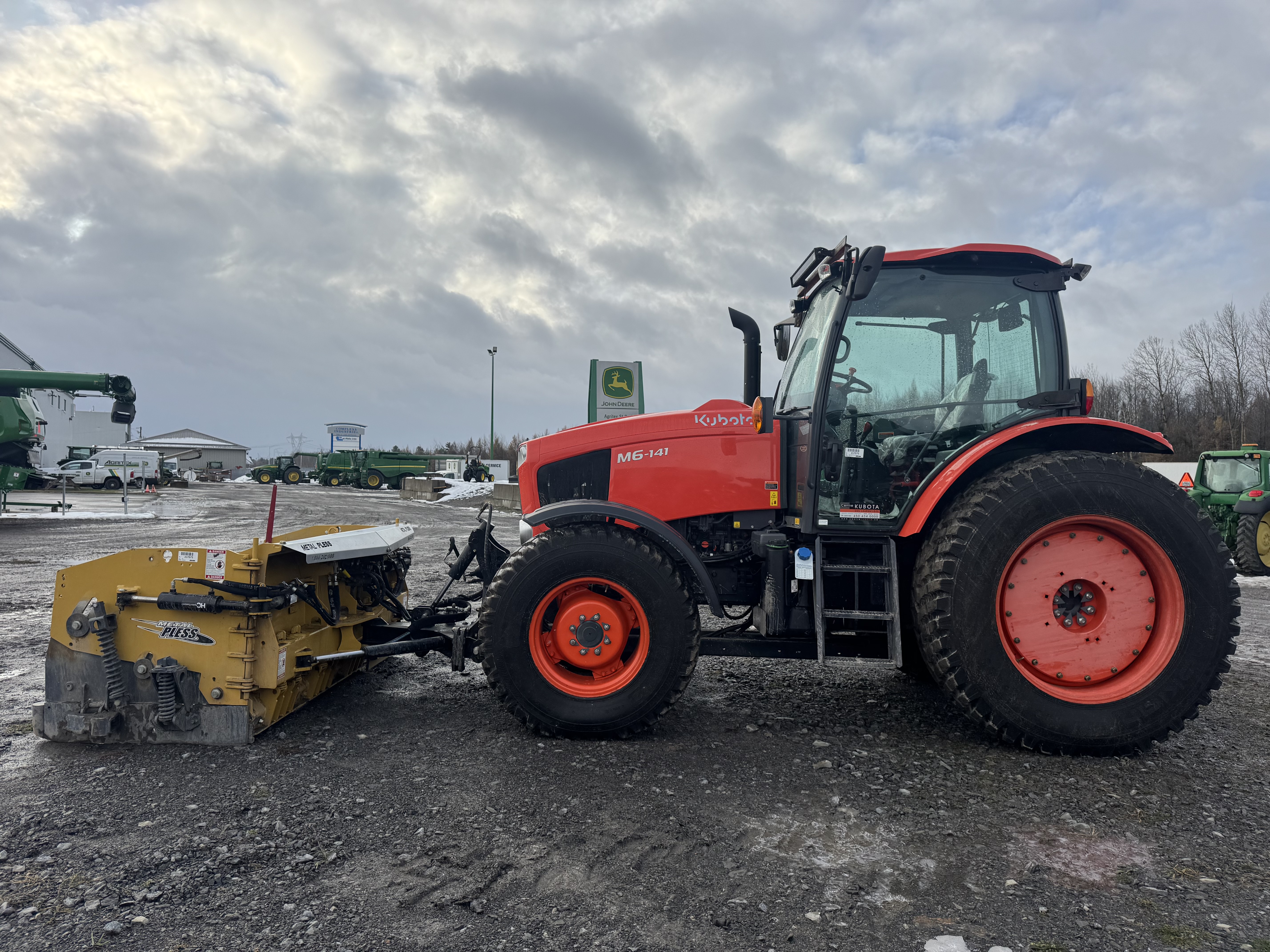 Kubota M6-141 NOKIAN GRATTE