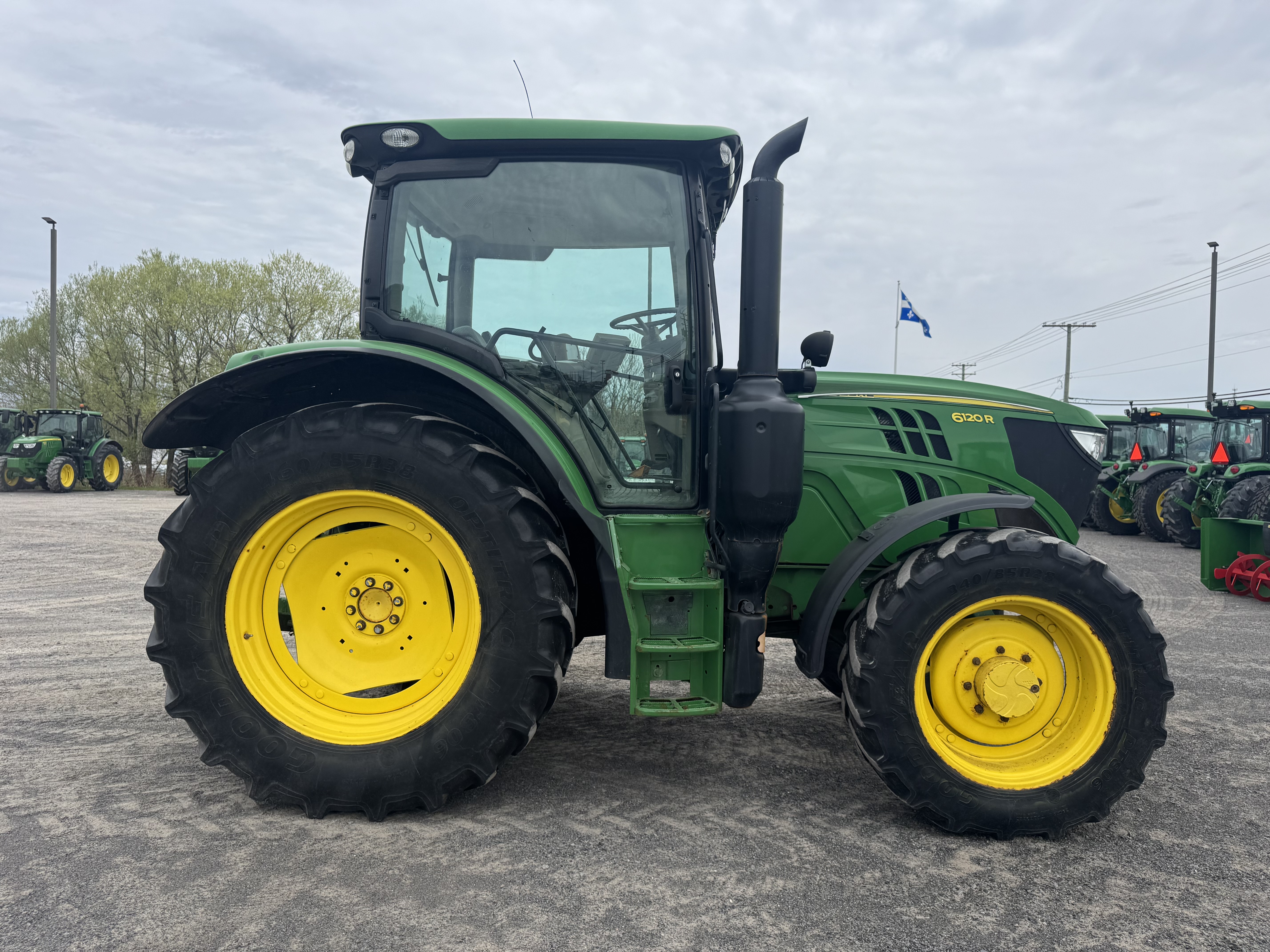 John Deere 6120R
