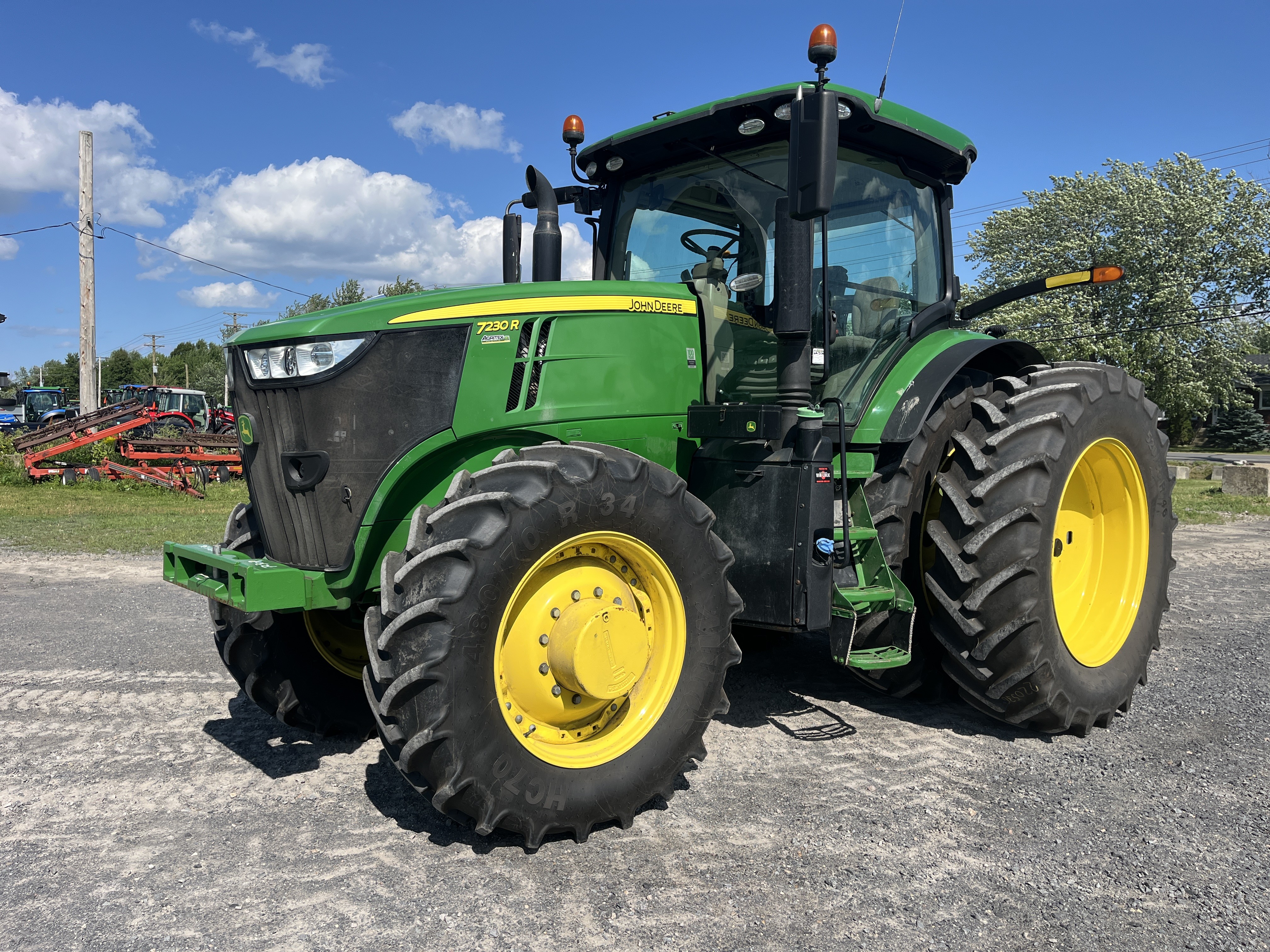 John Deere 7230R