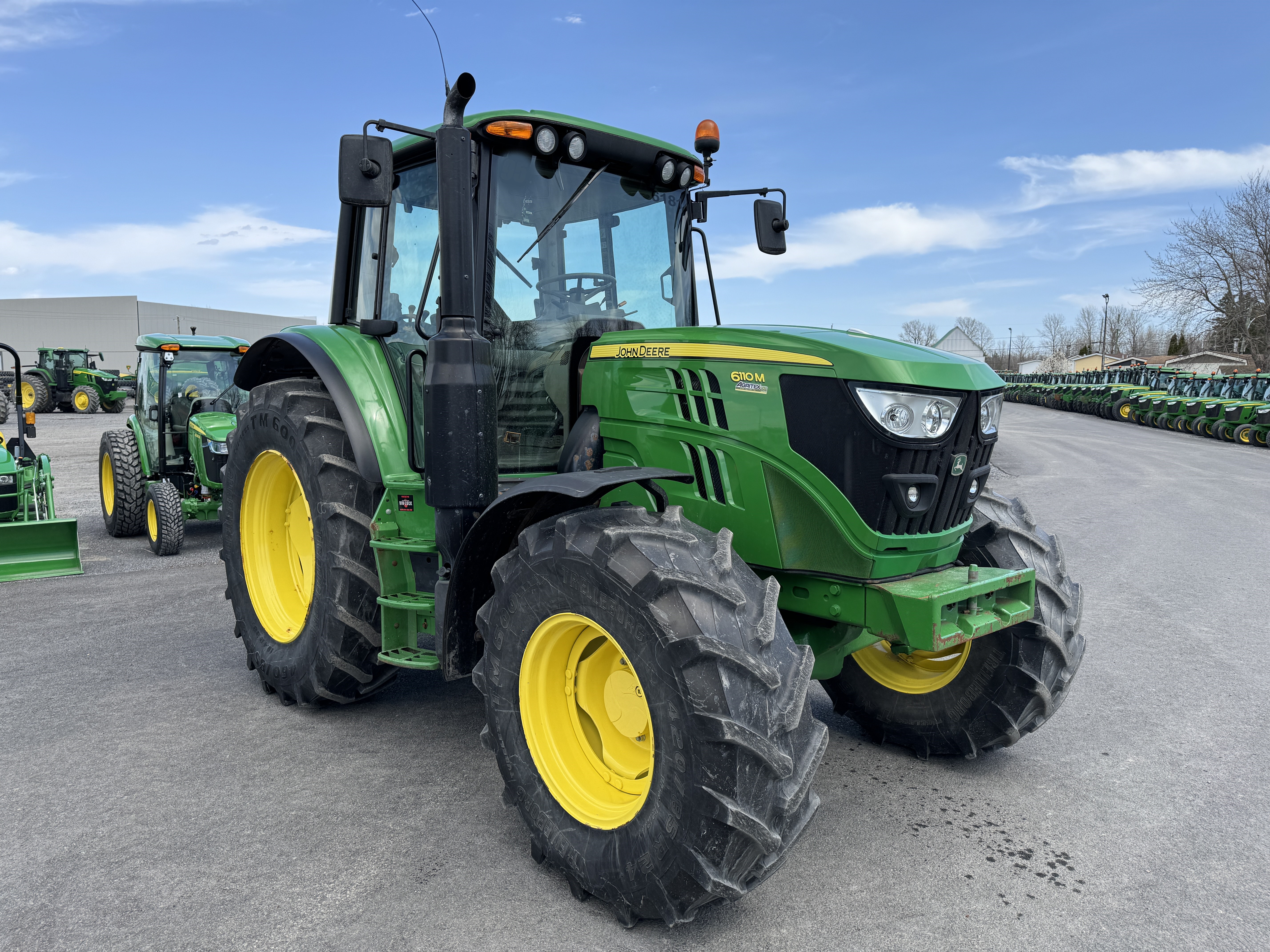 John Deere 6110M 