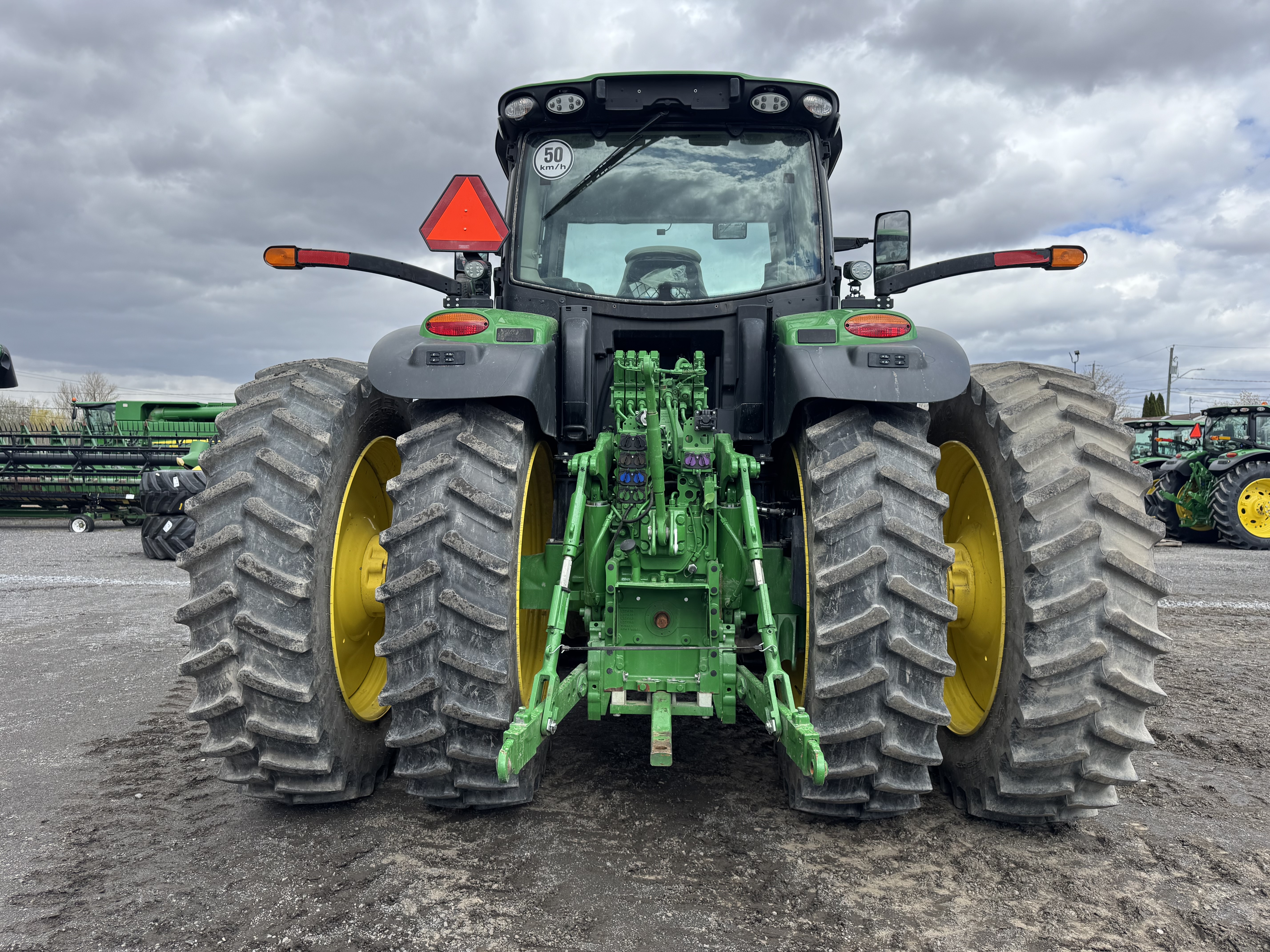 John Deere 6R 230