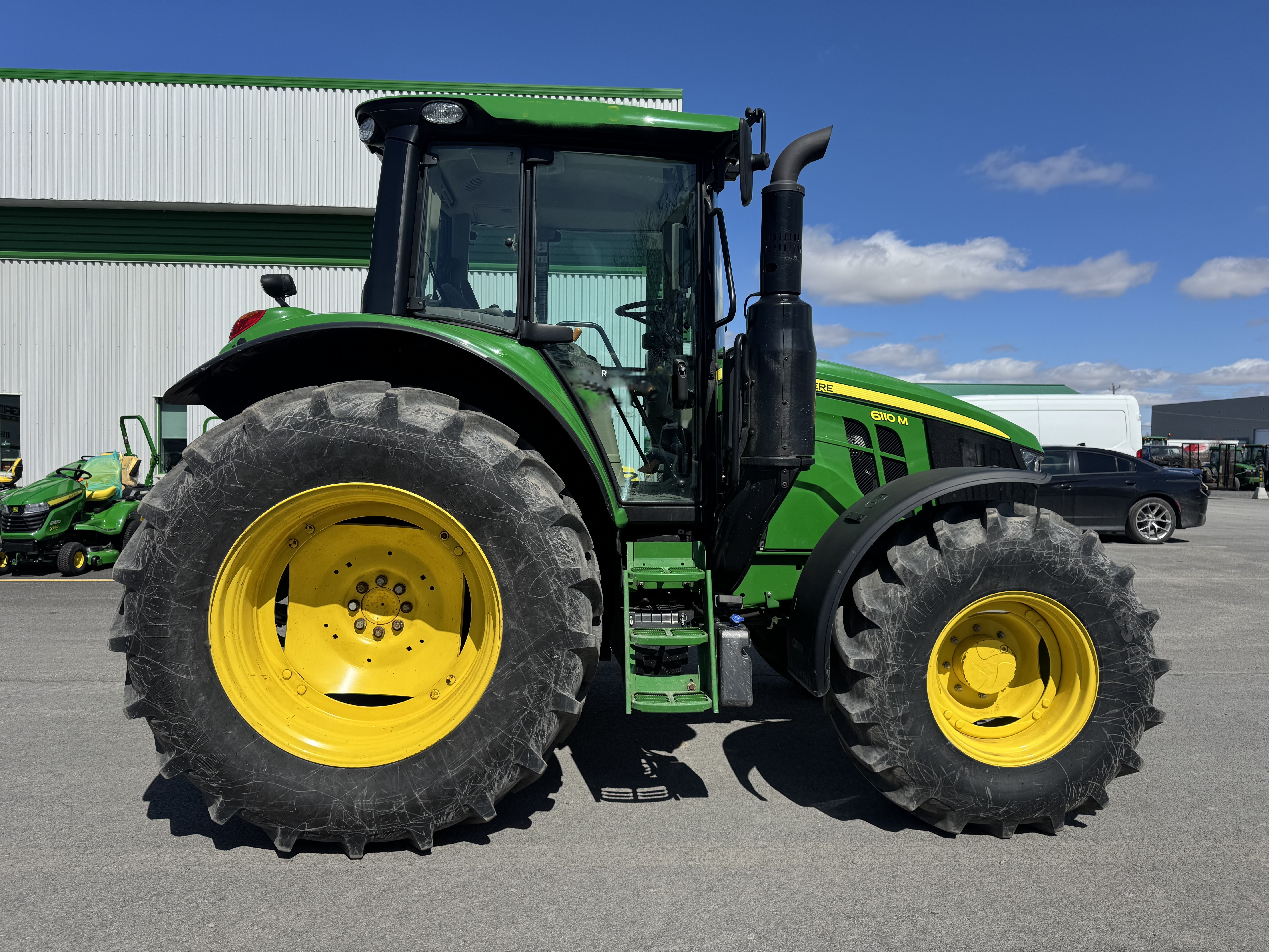 John Deere 6110M    