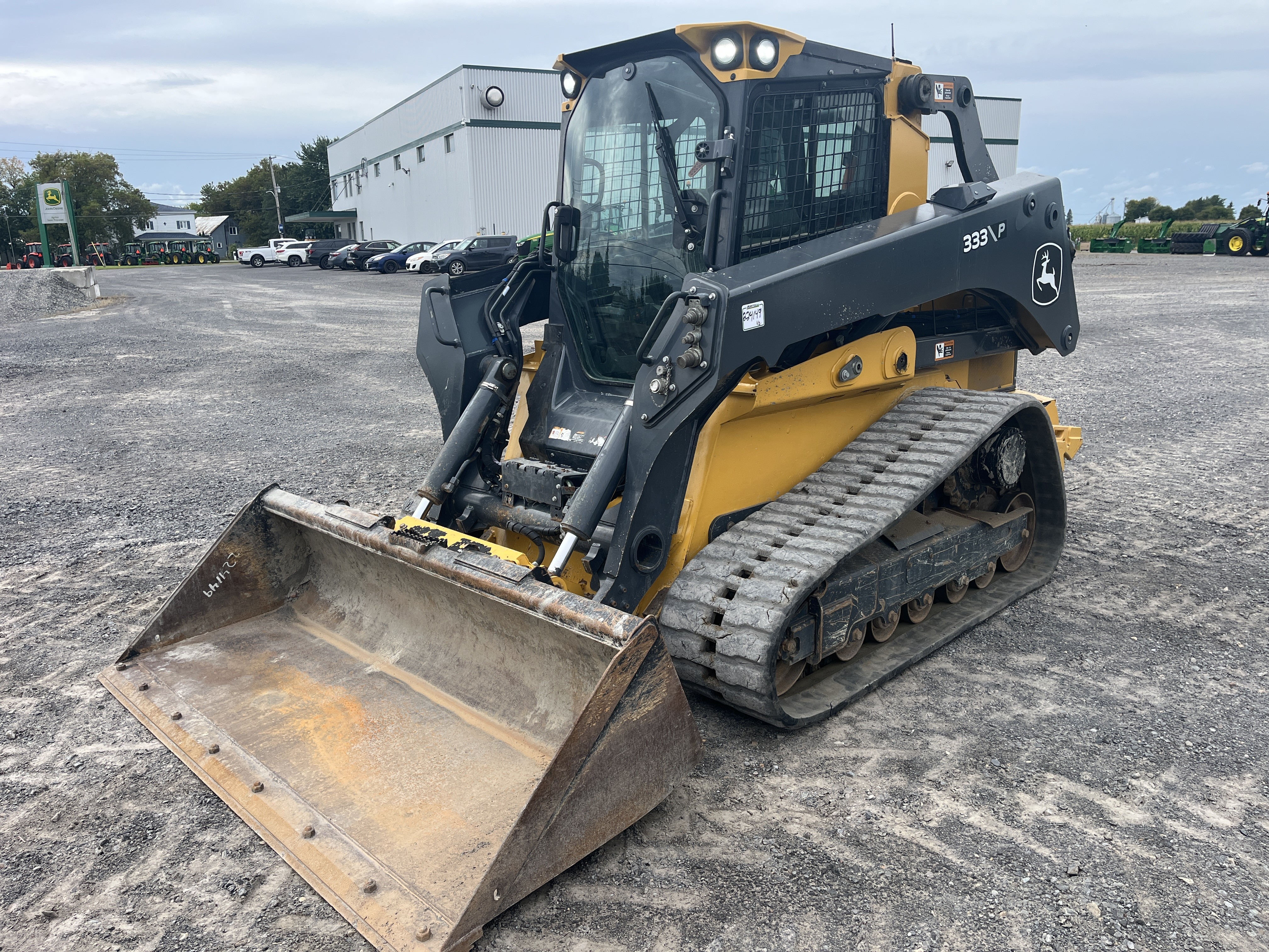 John Deere 333P