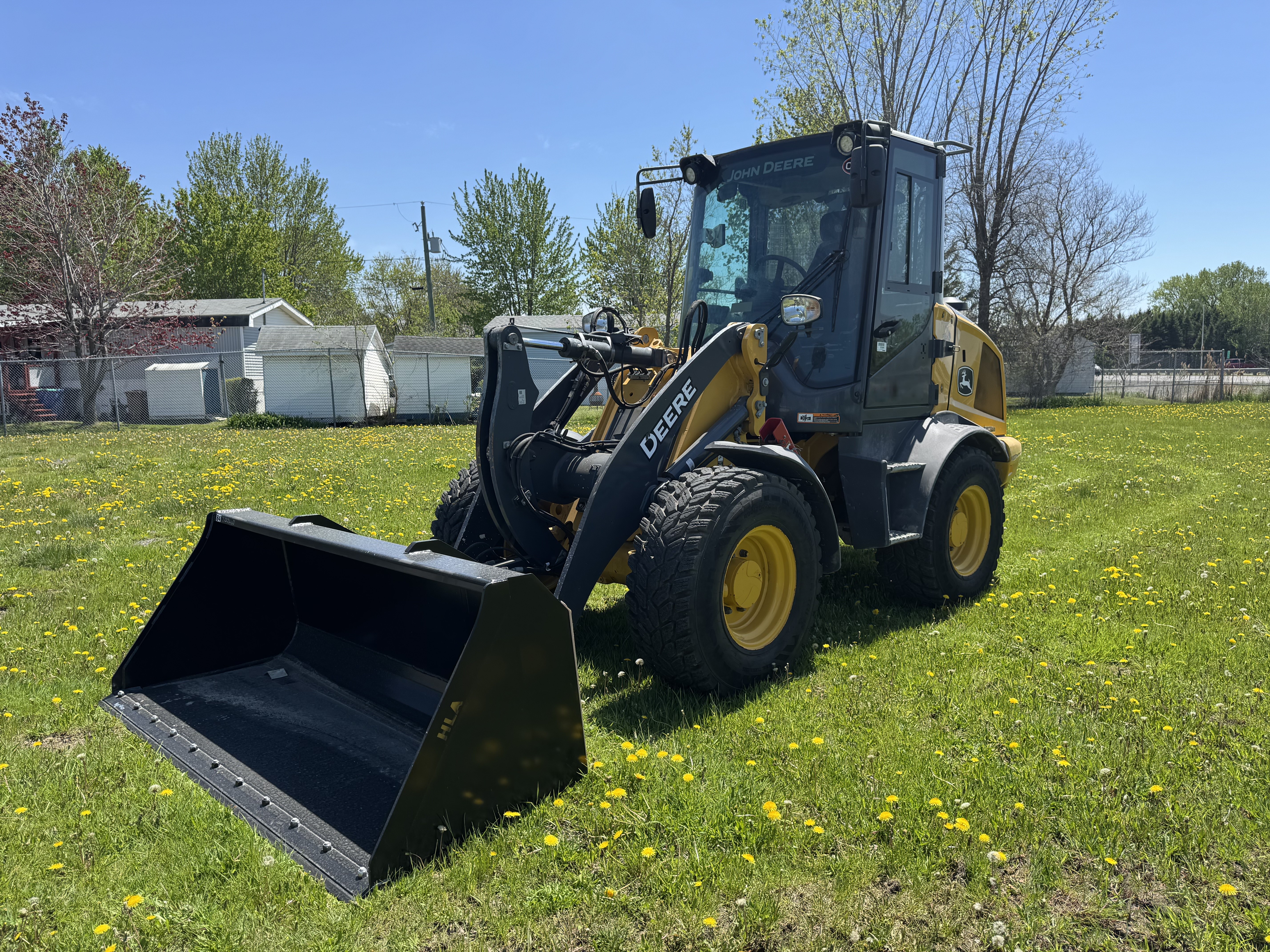 John Deere 244 P