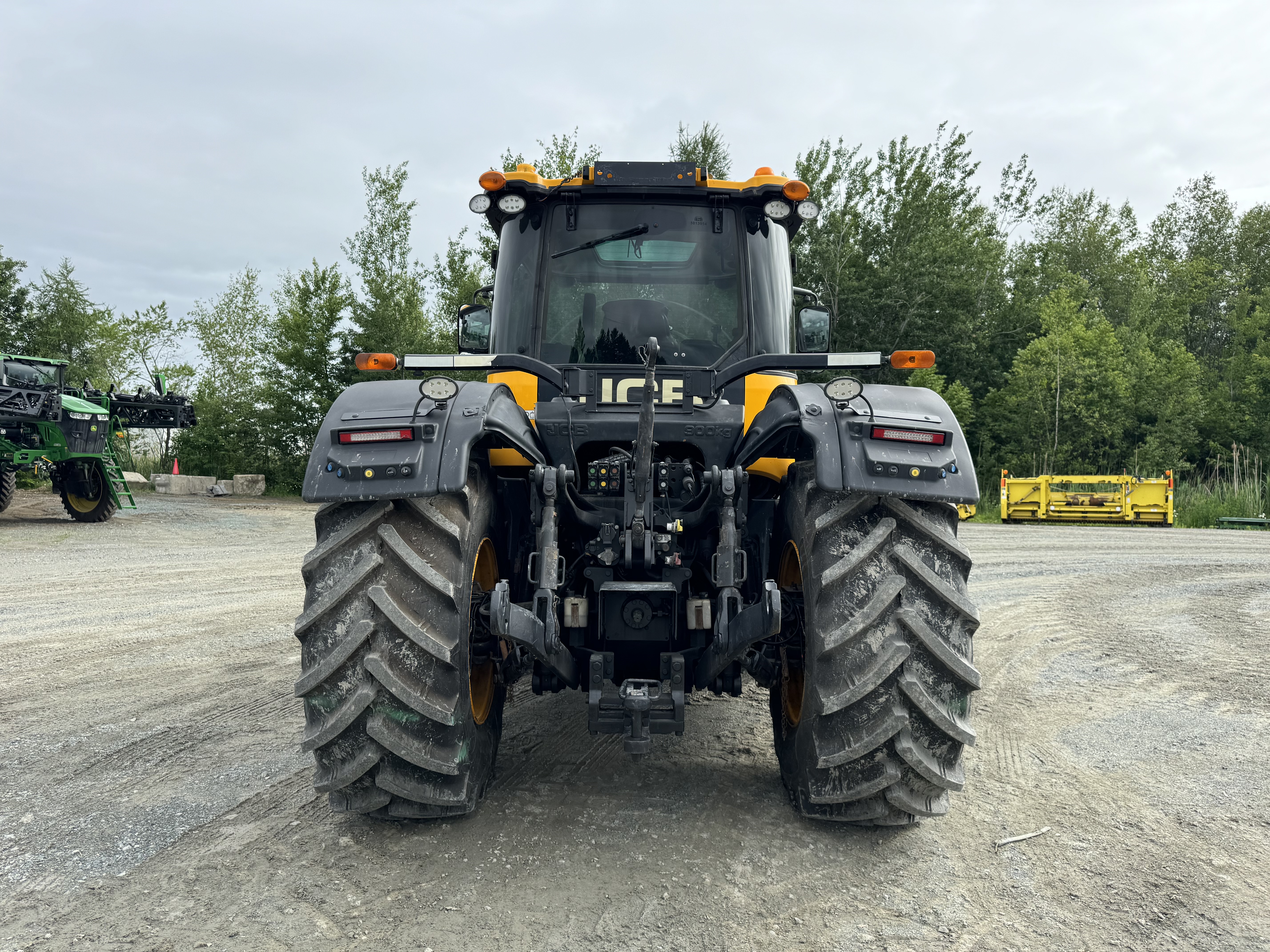 JCB 4220 FRONT HITCH PTO 