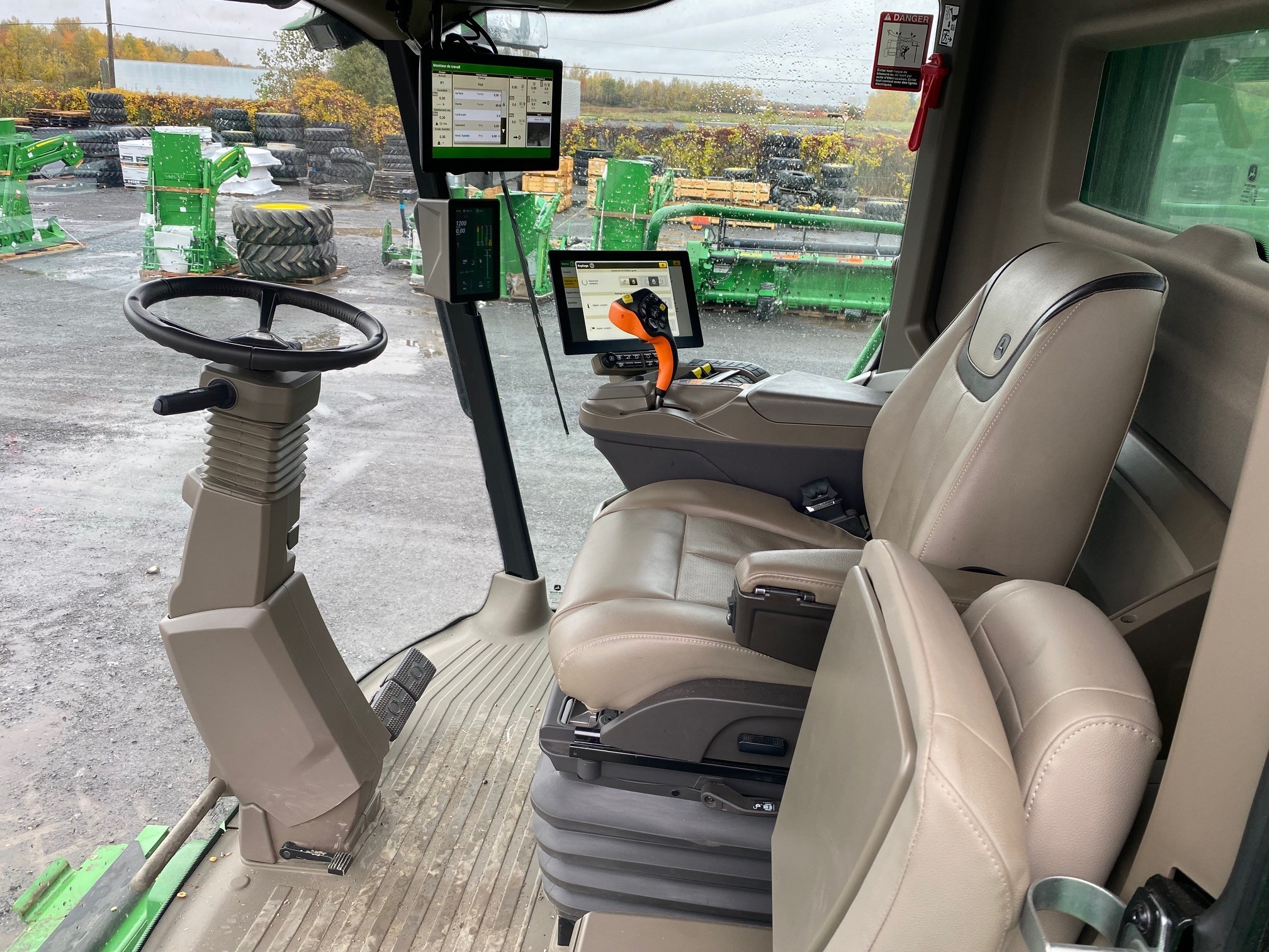 John Deere S7 700