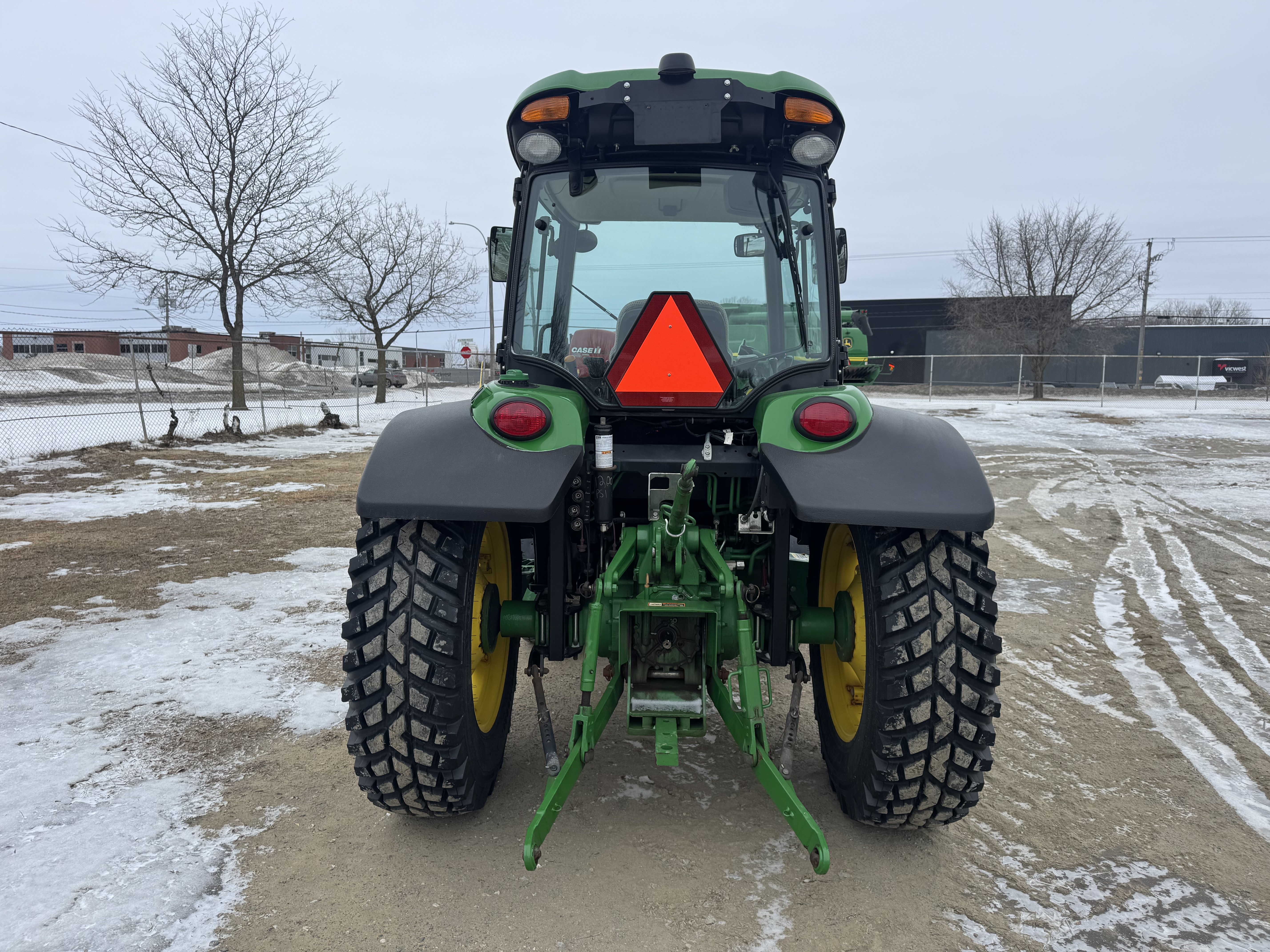 John Deere 4066R NOKIAN GRATTE