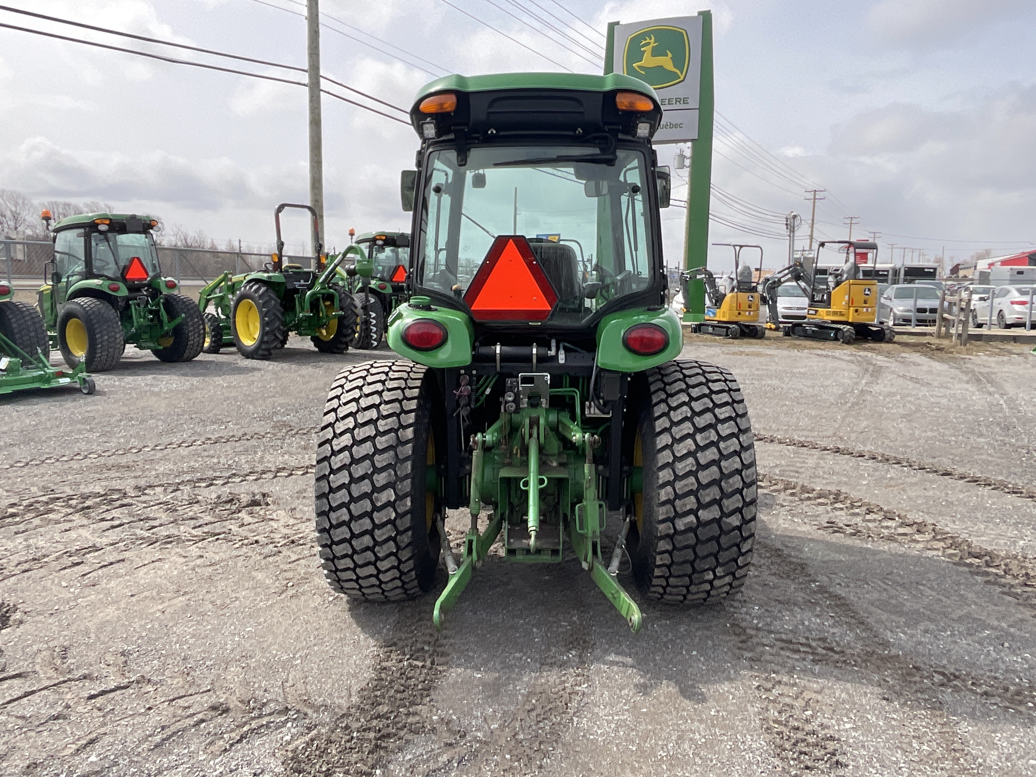 John Deere 4066R GRATTE TURF   