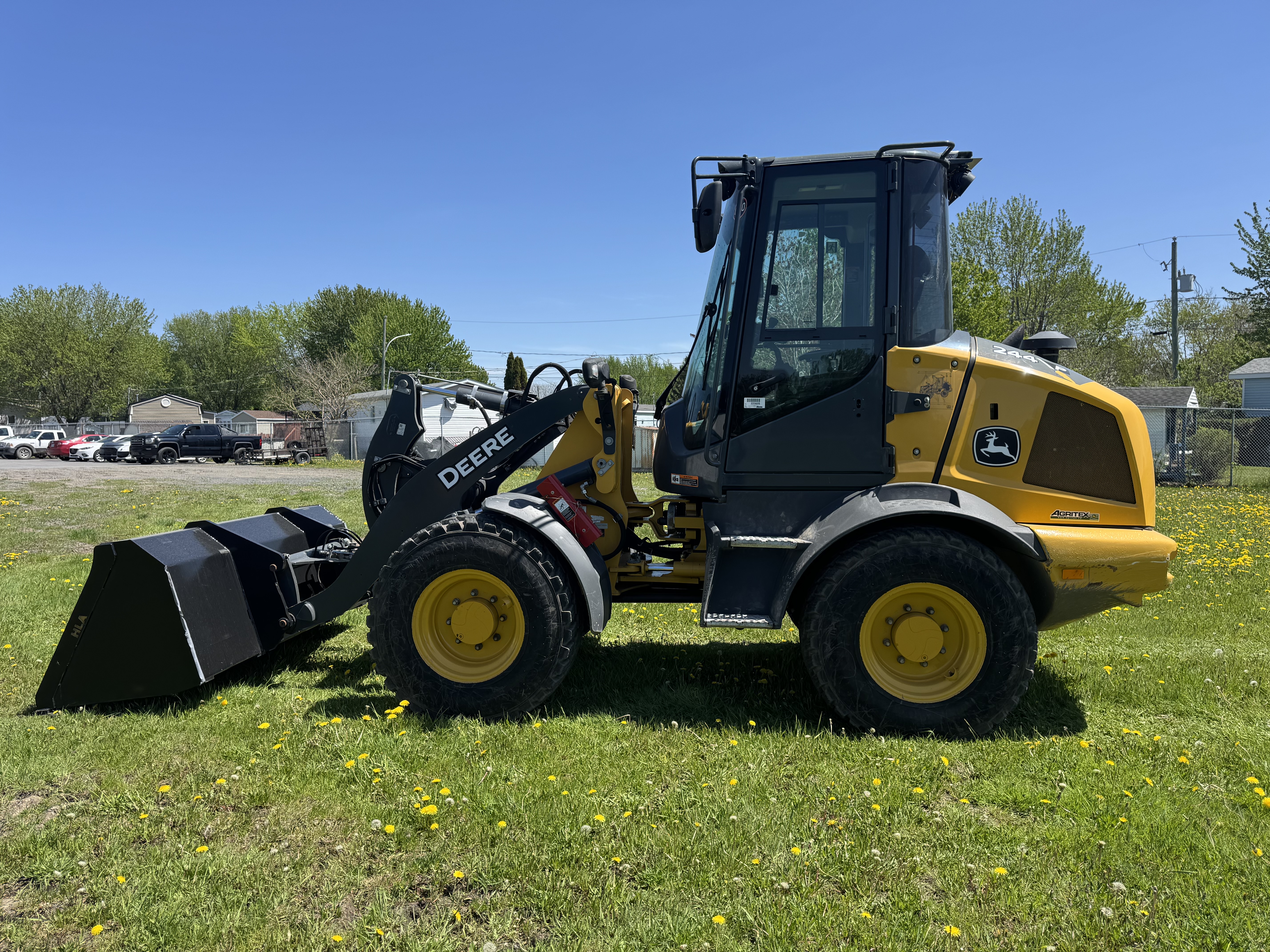 John Deere 244 P
