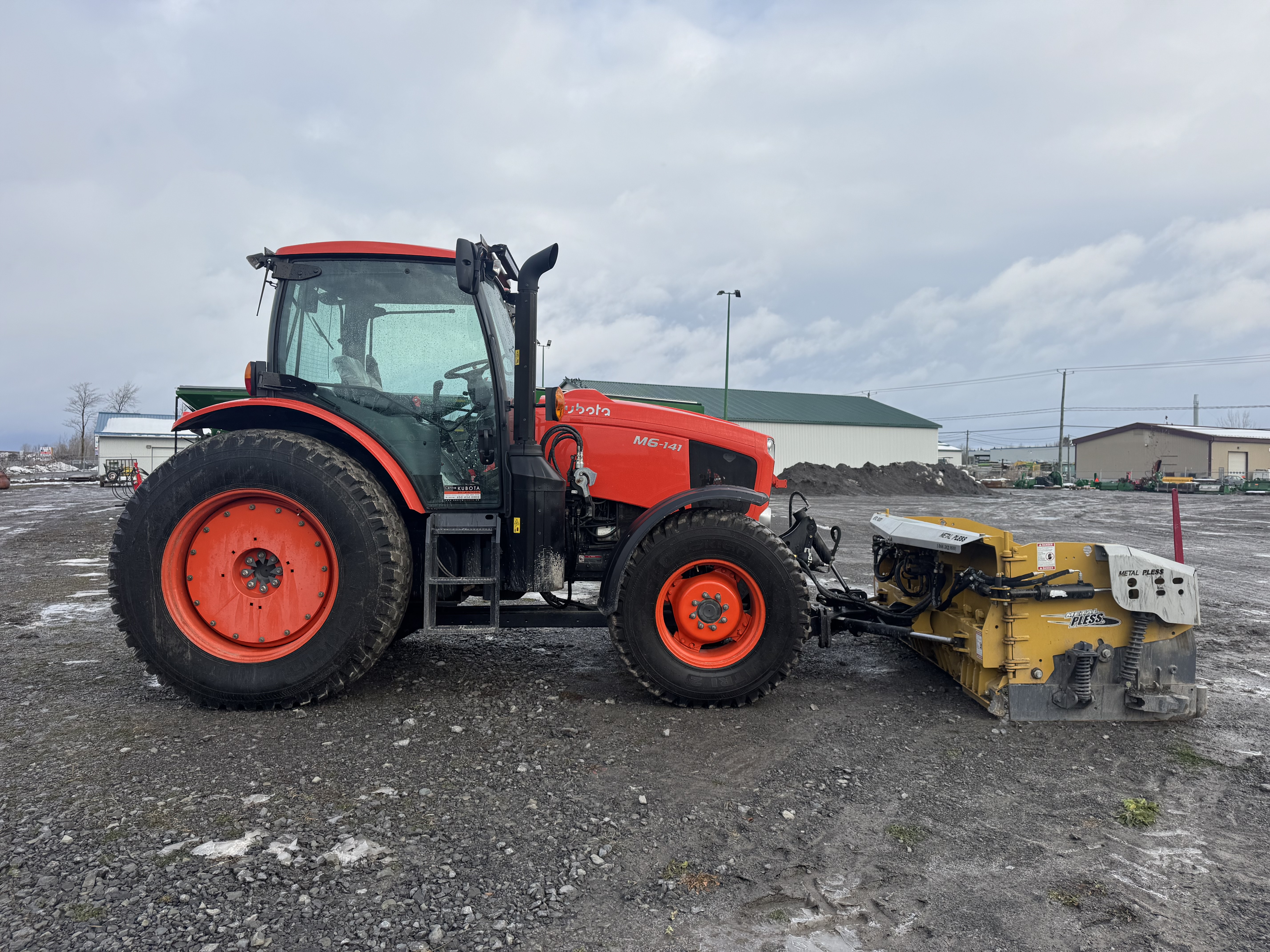 Kubota M6-141 NOKIAN GRATTE