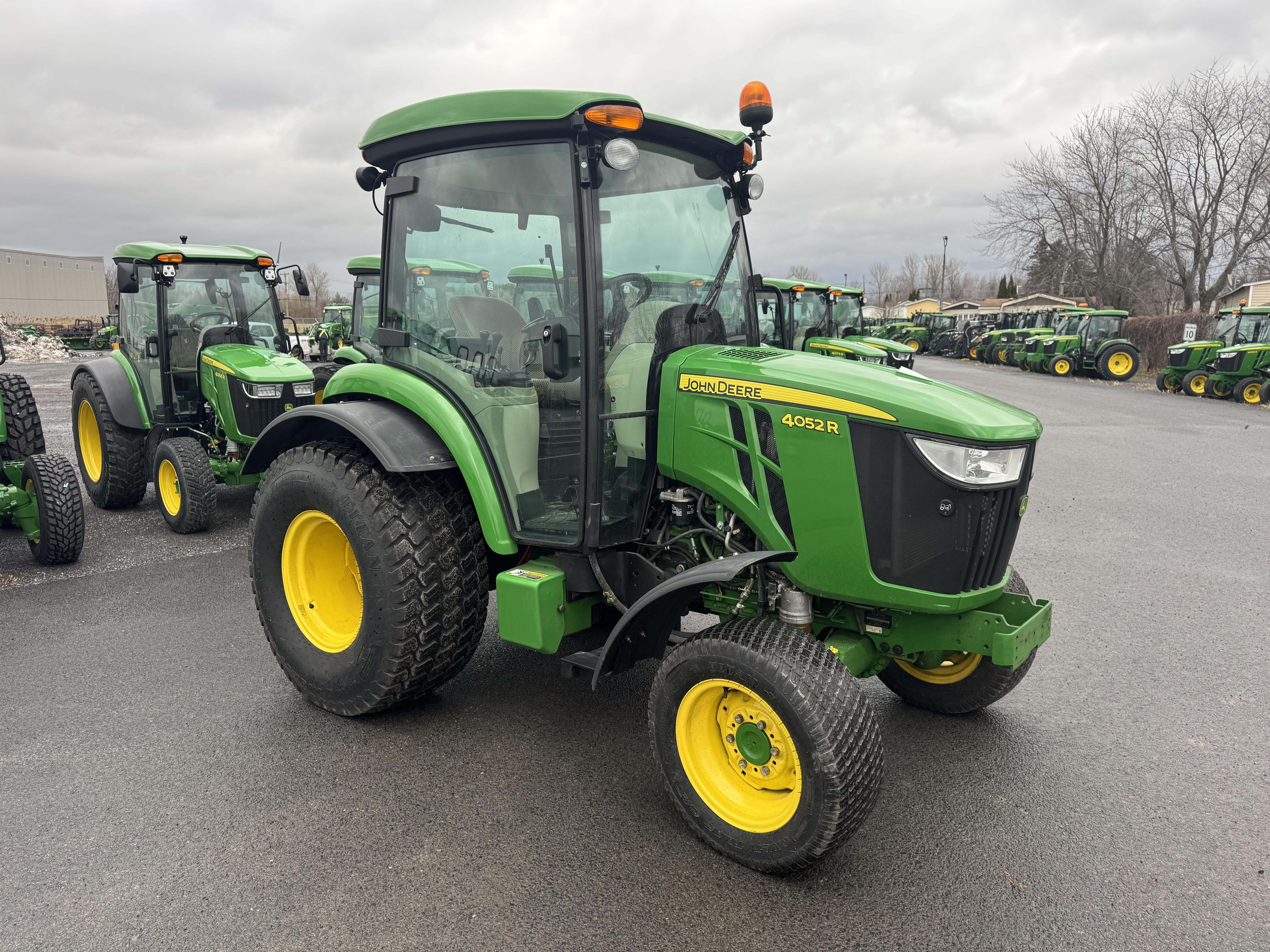 John Deere 4052R TURF    