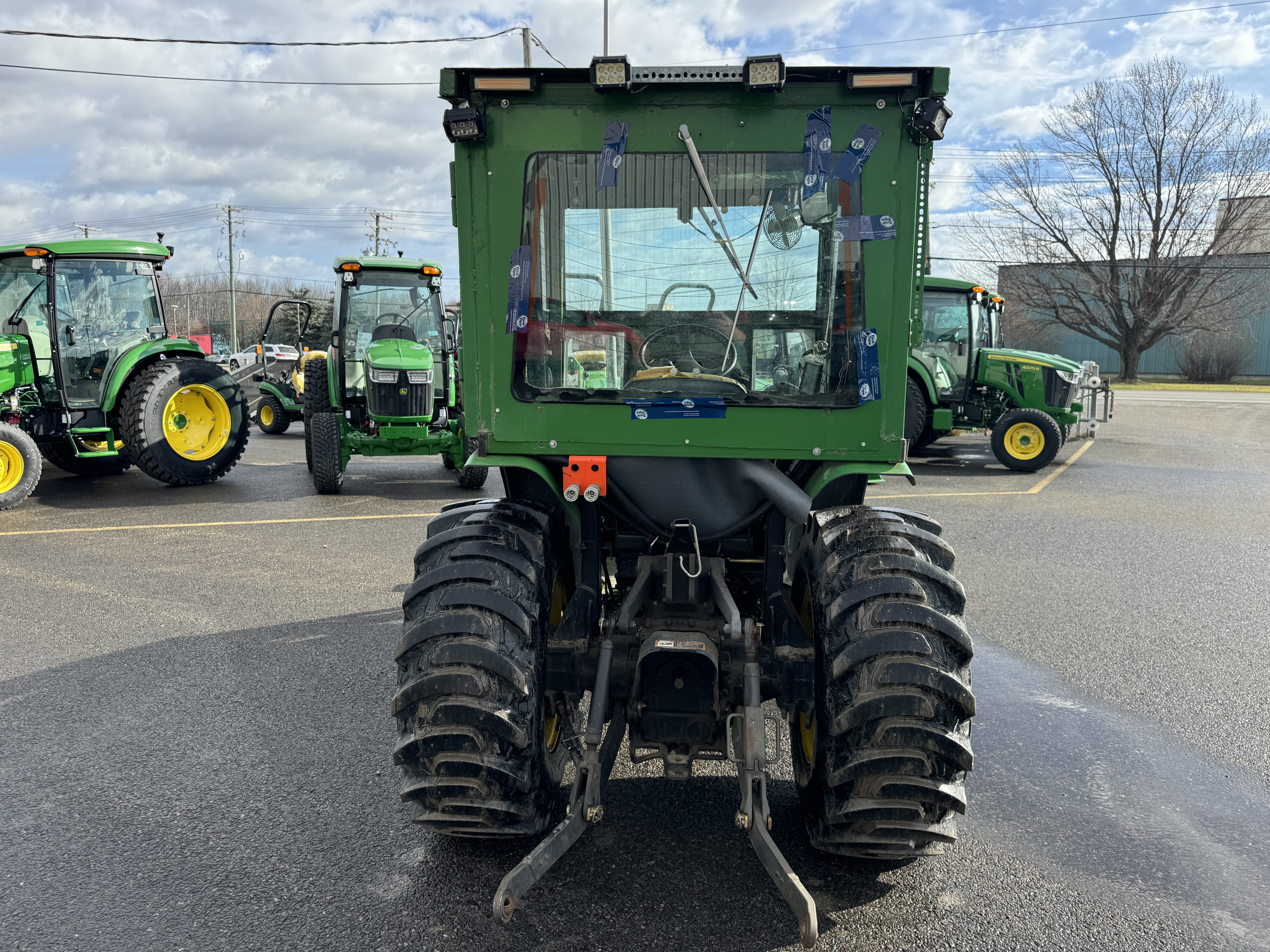 John Deere 3203