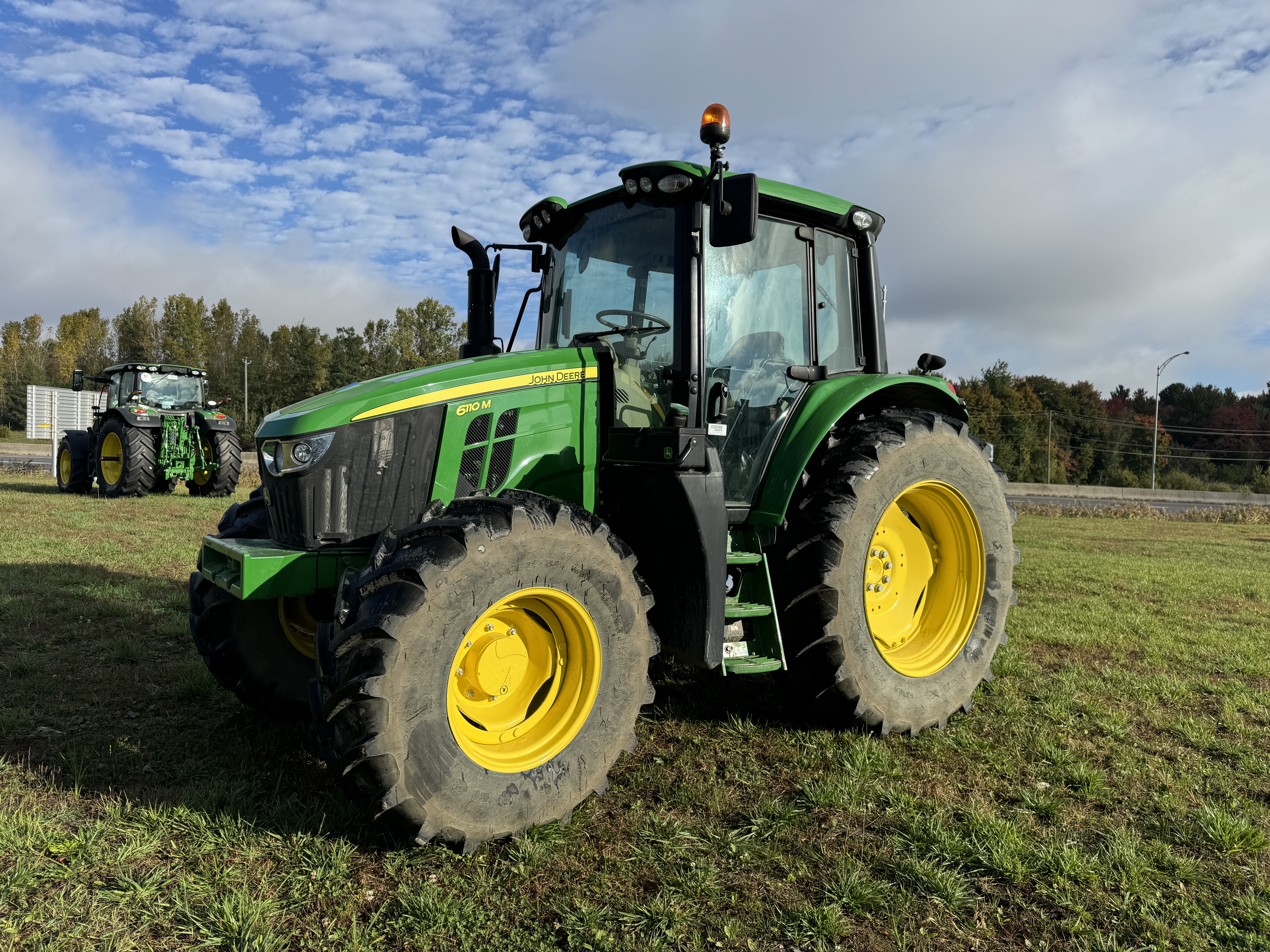 John Deere 6110M 