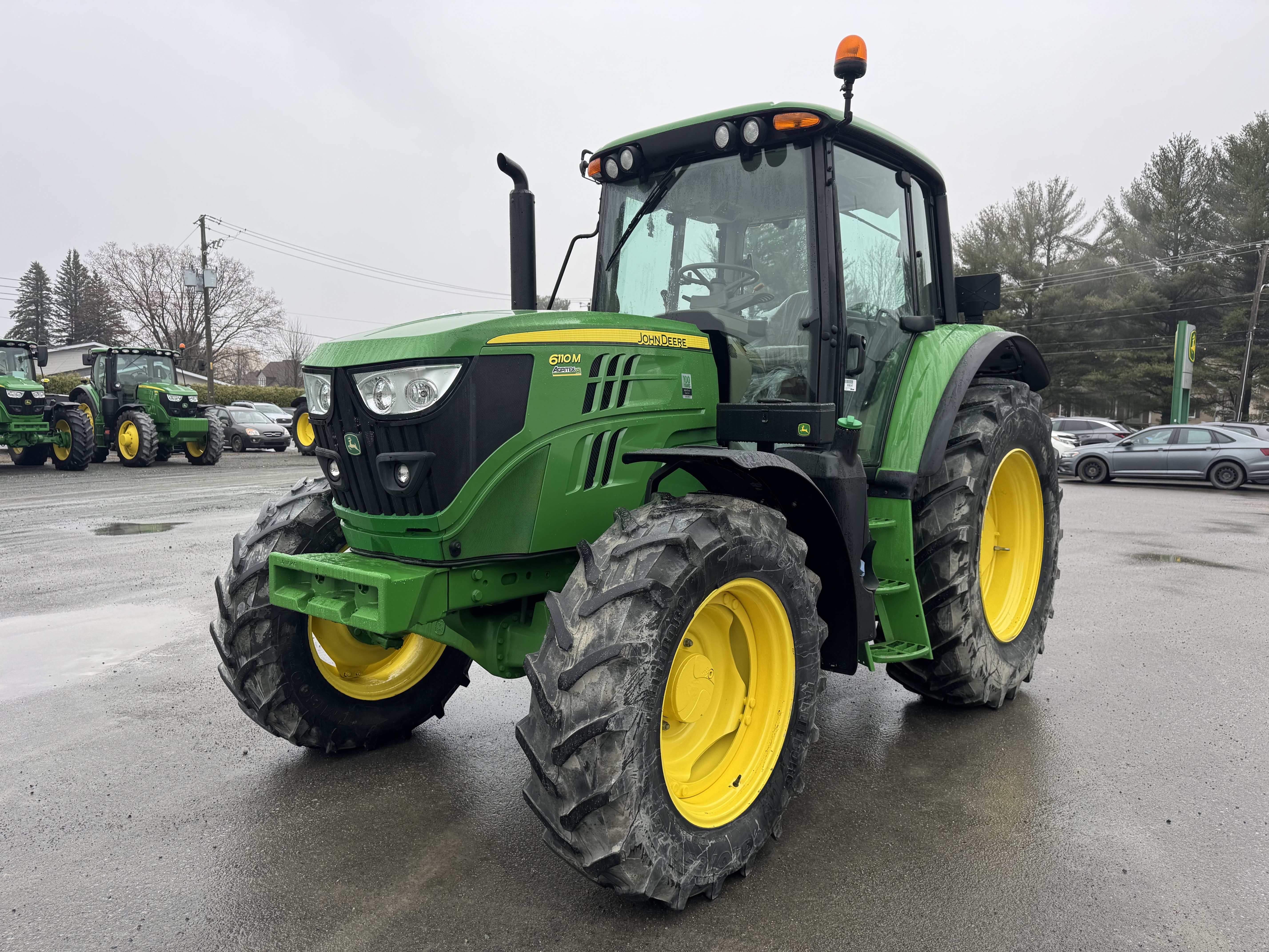 John Deere 6110M