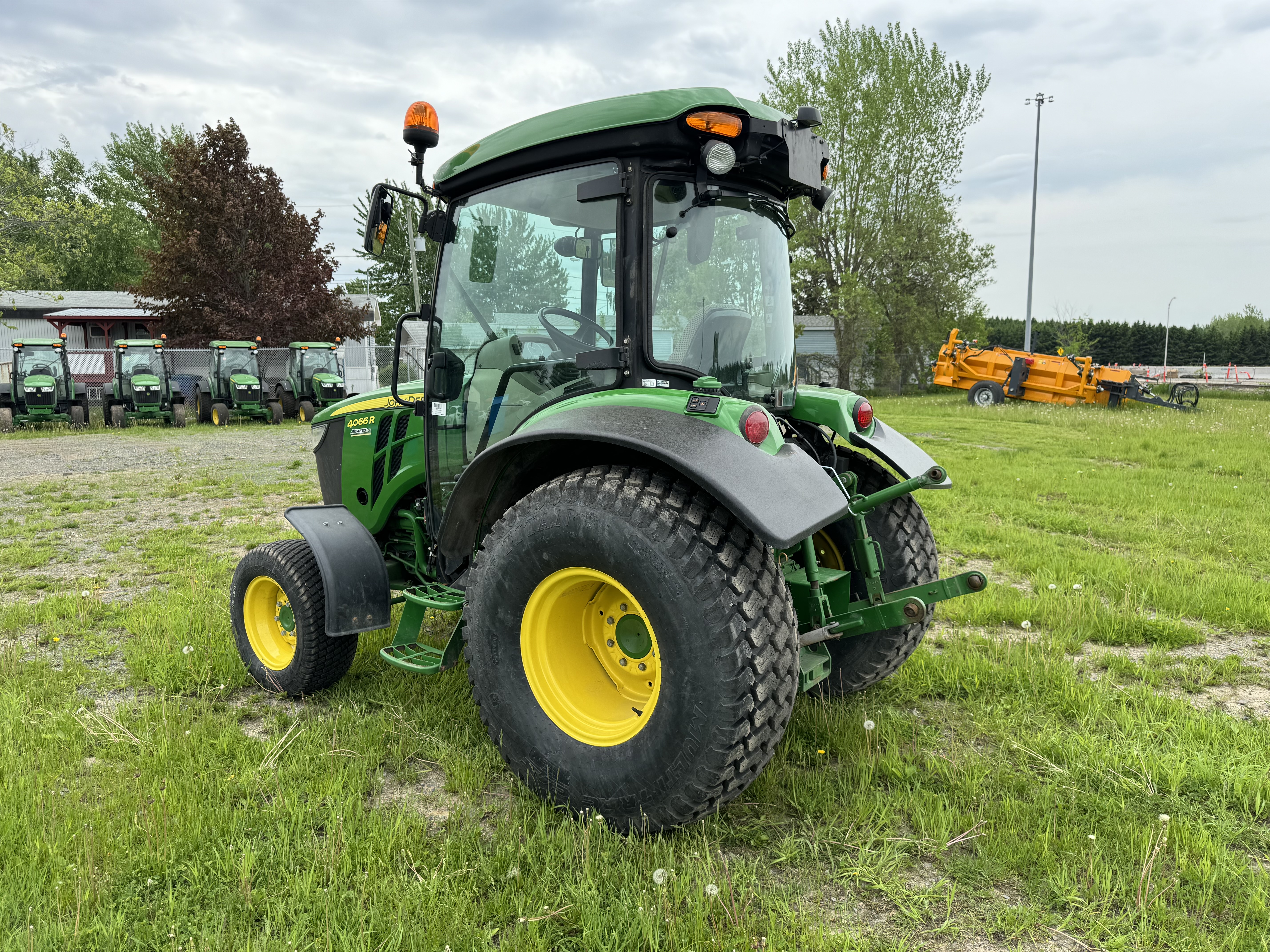 John Deere 4066R TURF 