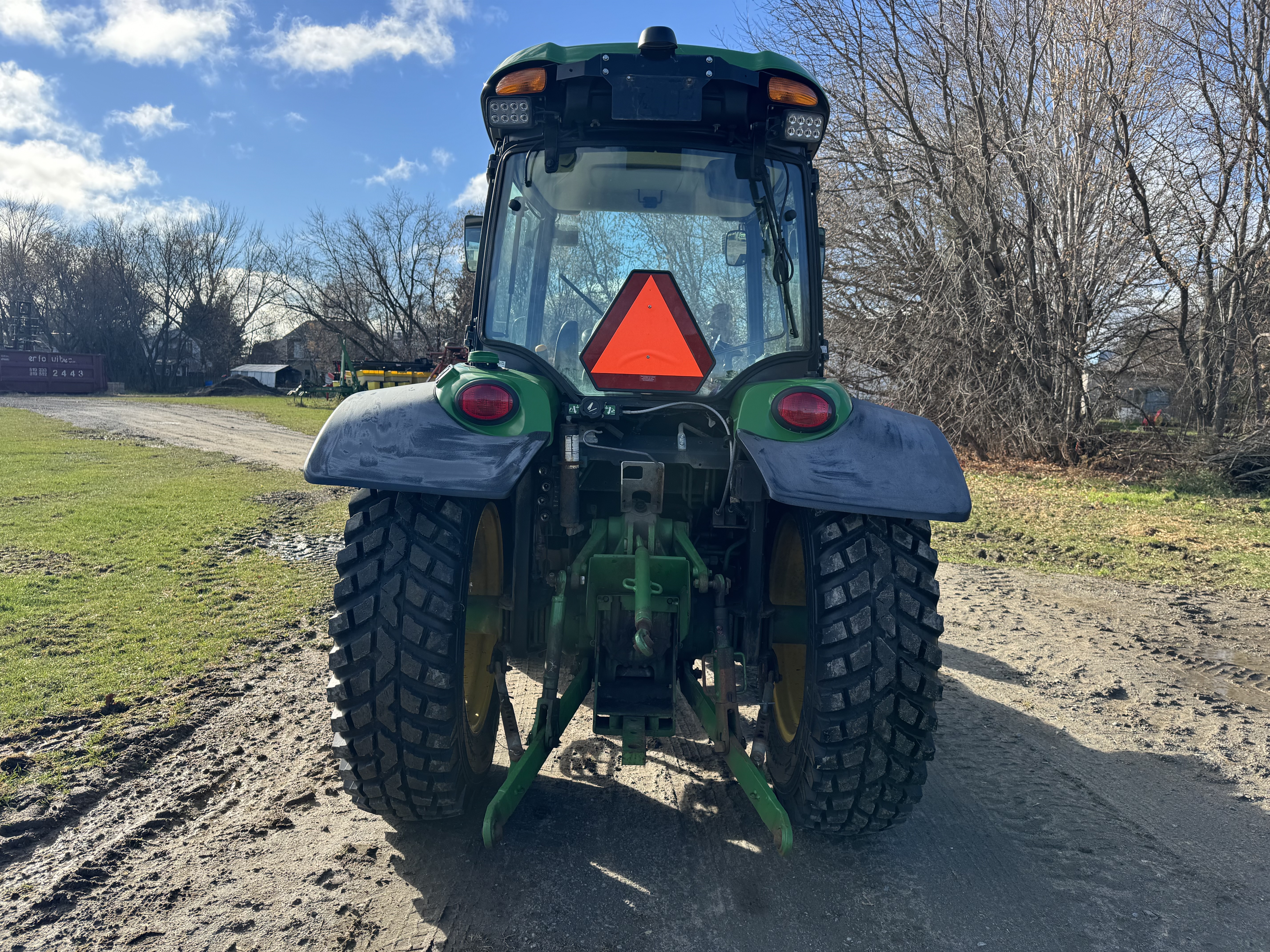 John Deere 4066R GRATTE NOKIAN  