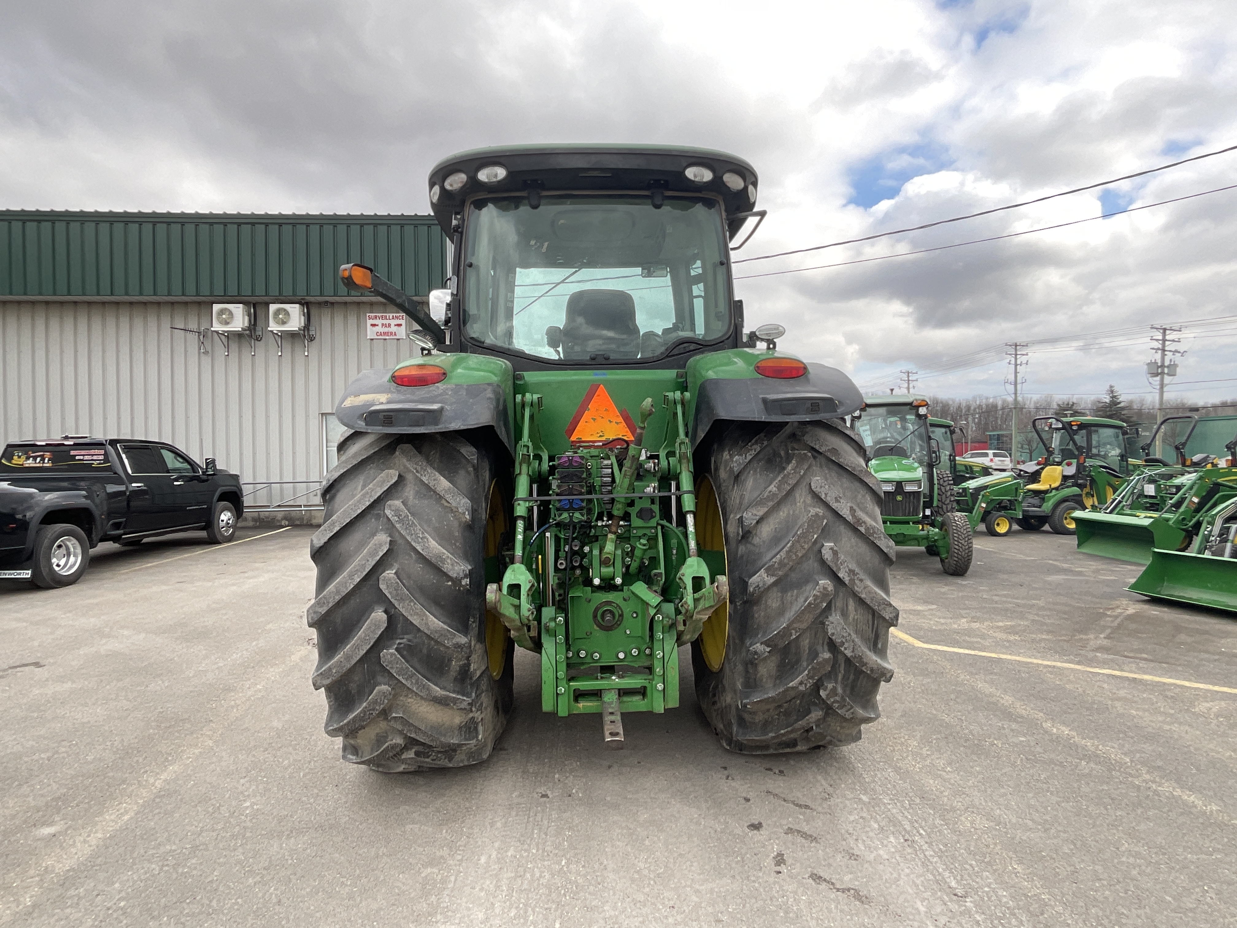 John Deere 7230R FRT HITCH PTO