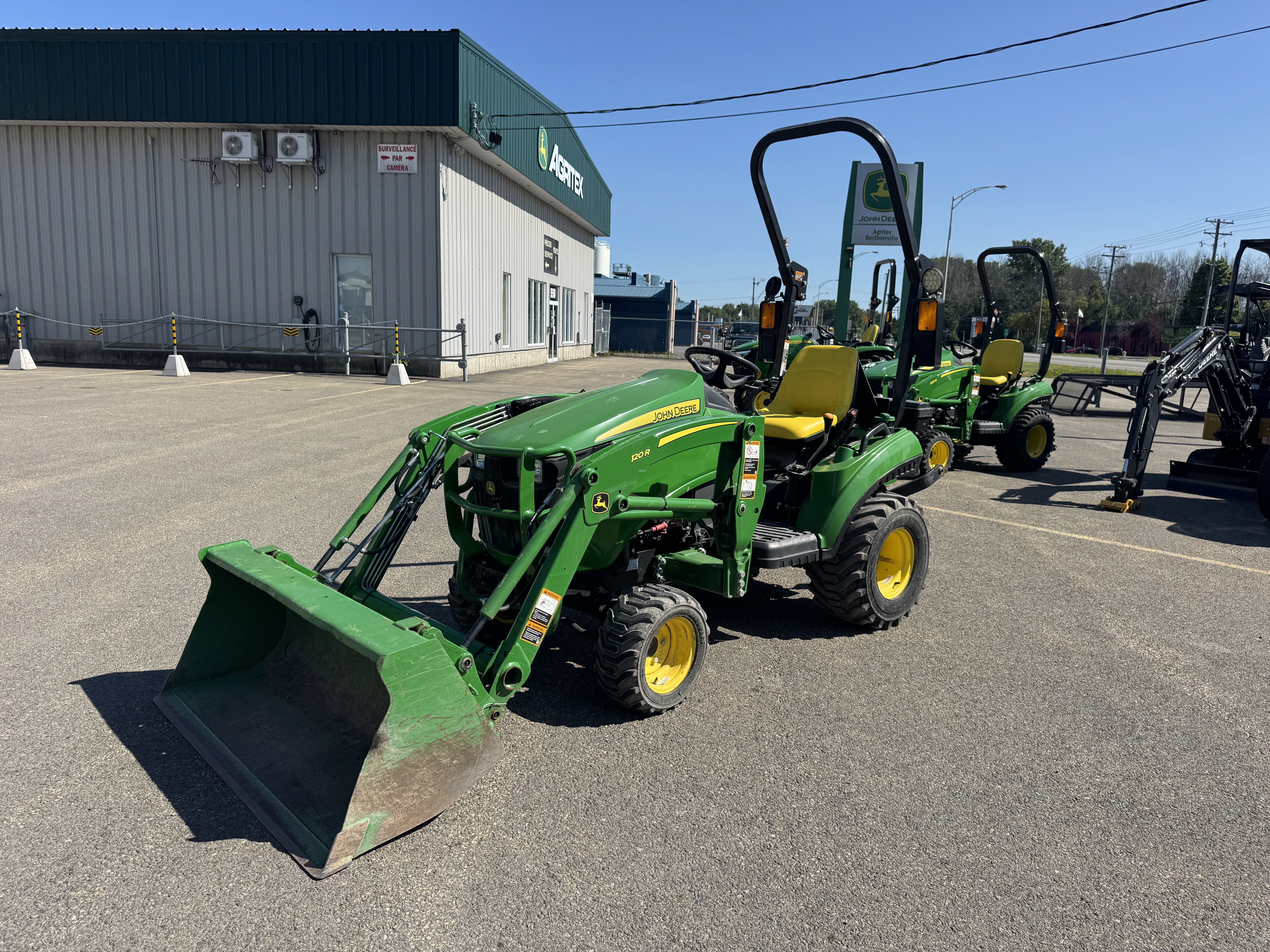 John Deere 1023E