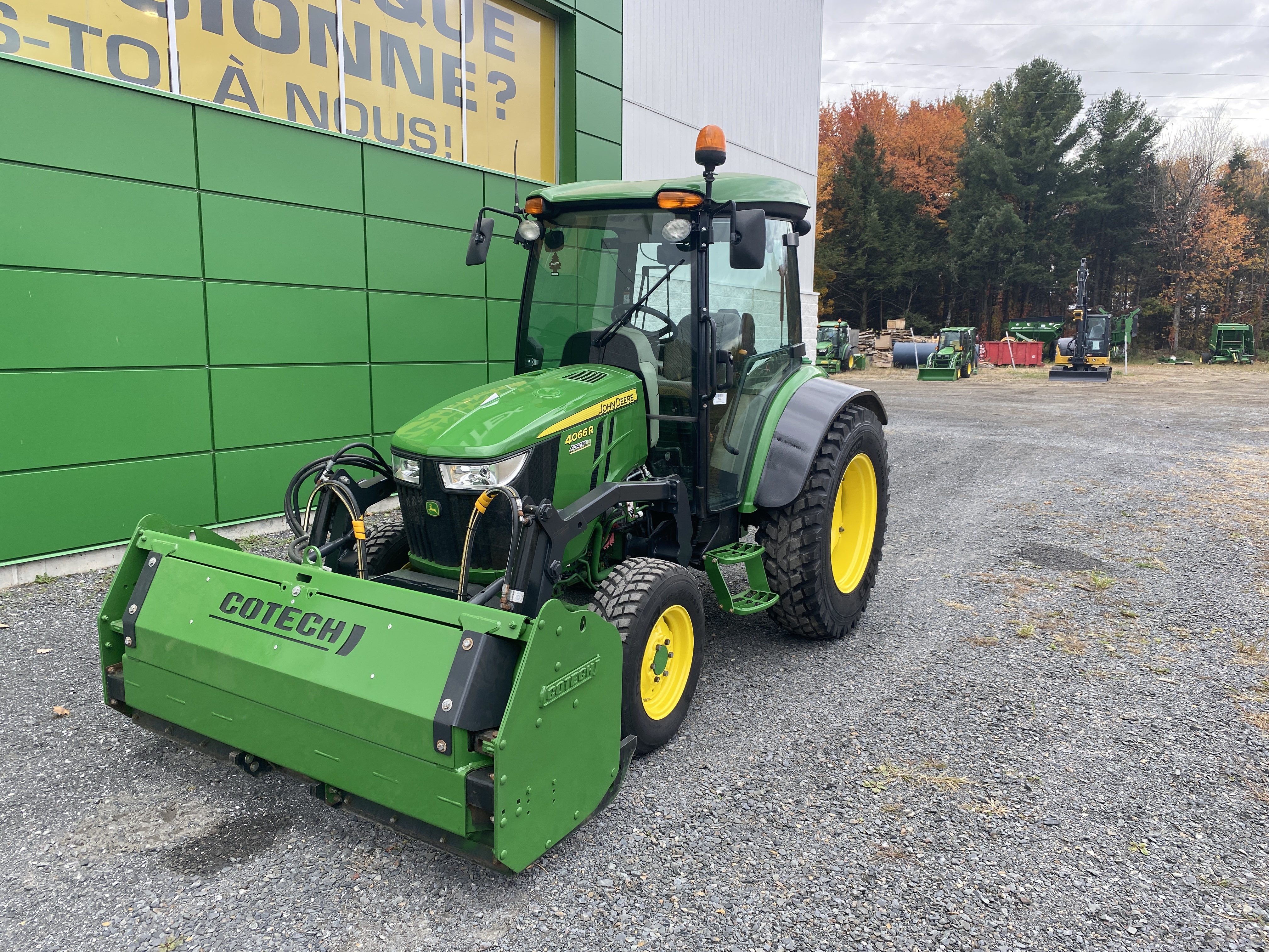 John Deere 4066R GRATTE NOKIAN 