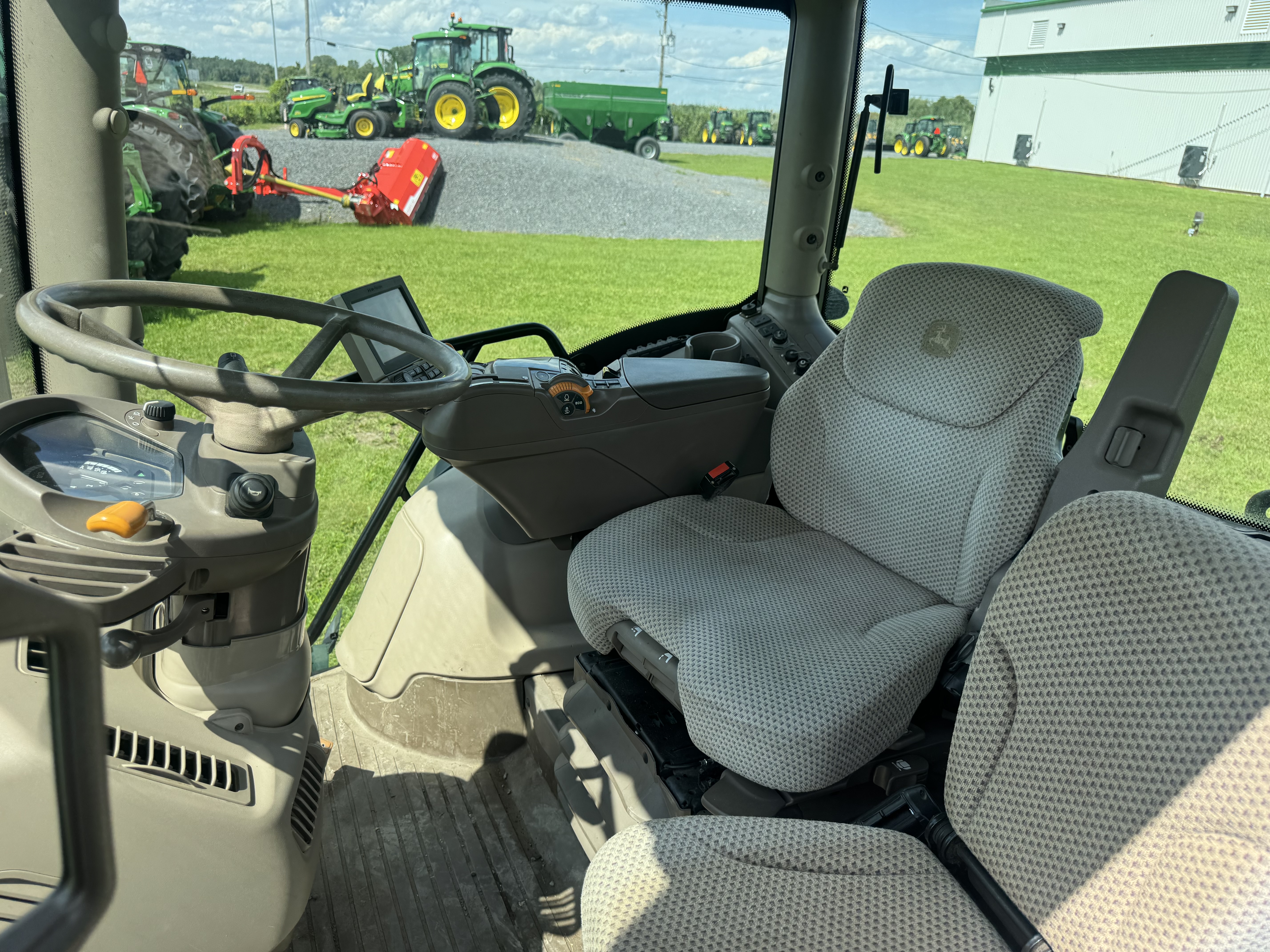 John Deere 6120R