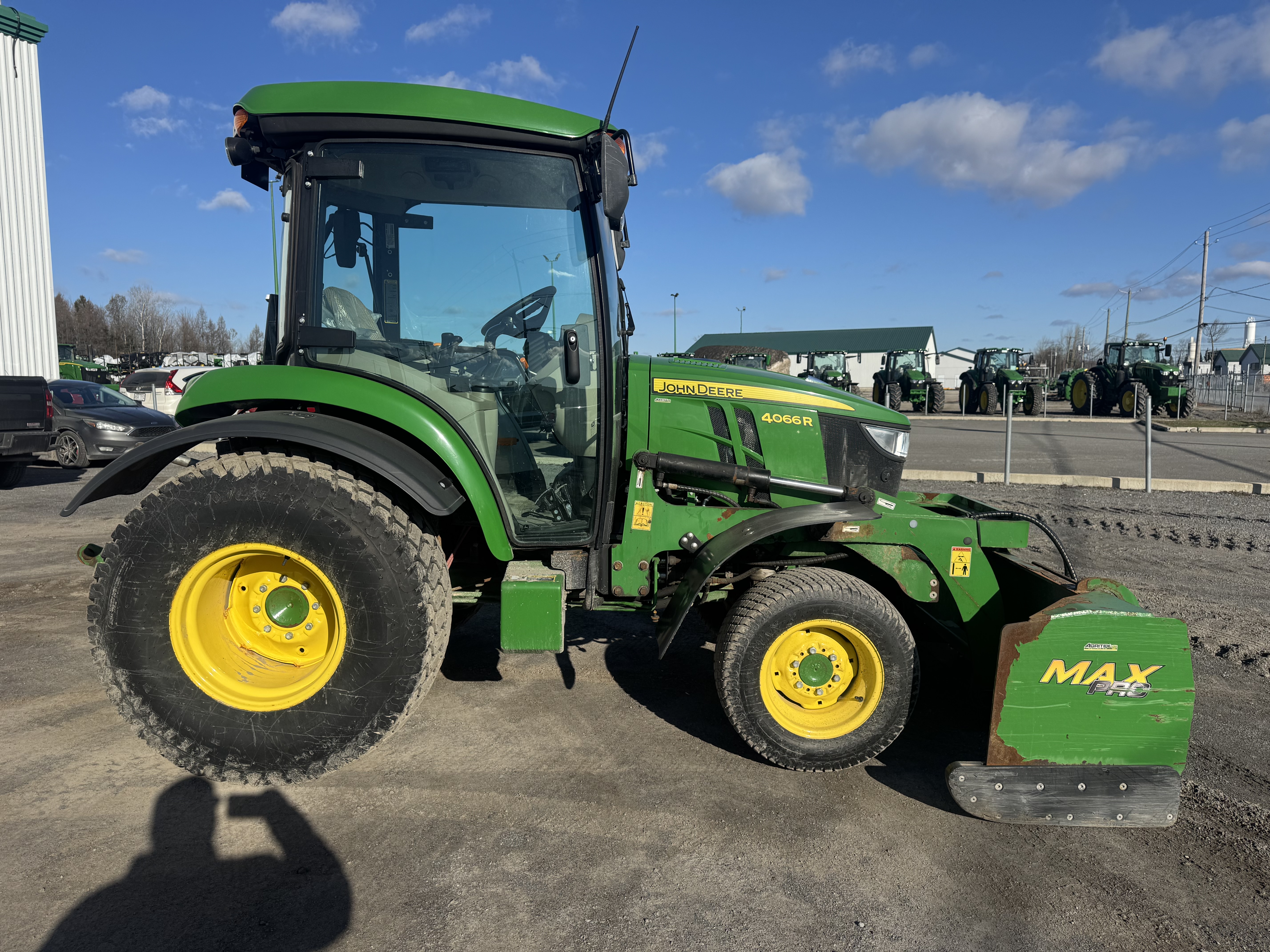 John Deere 4066R GRATTE TURF    