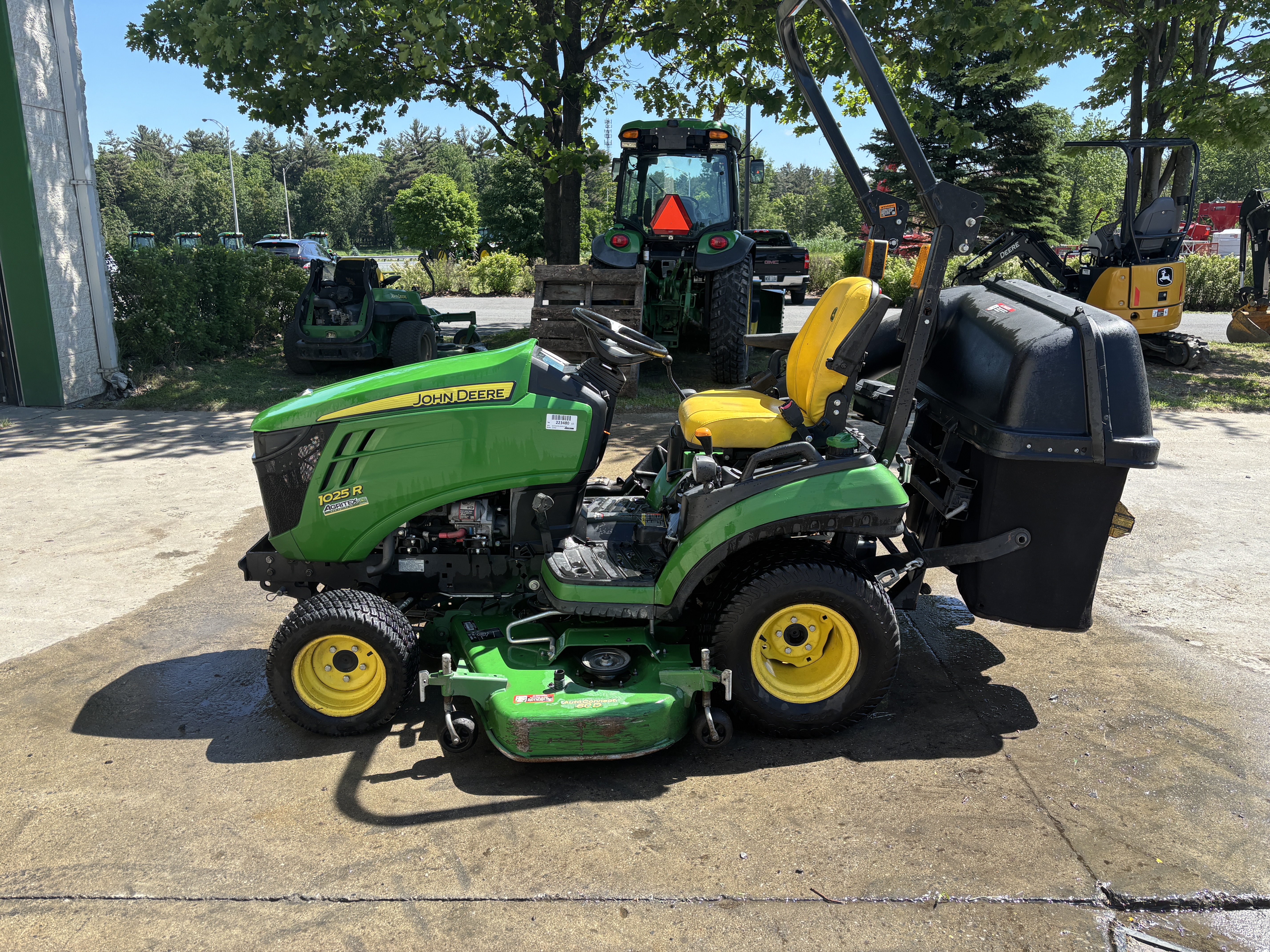 John Deere 1025R