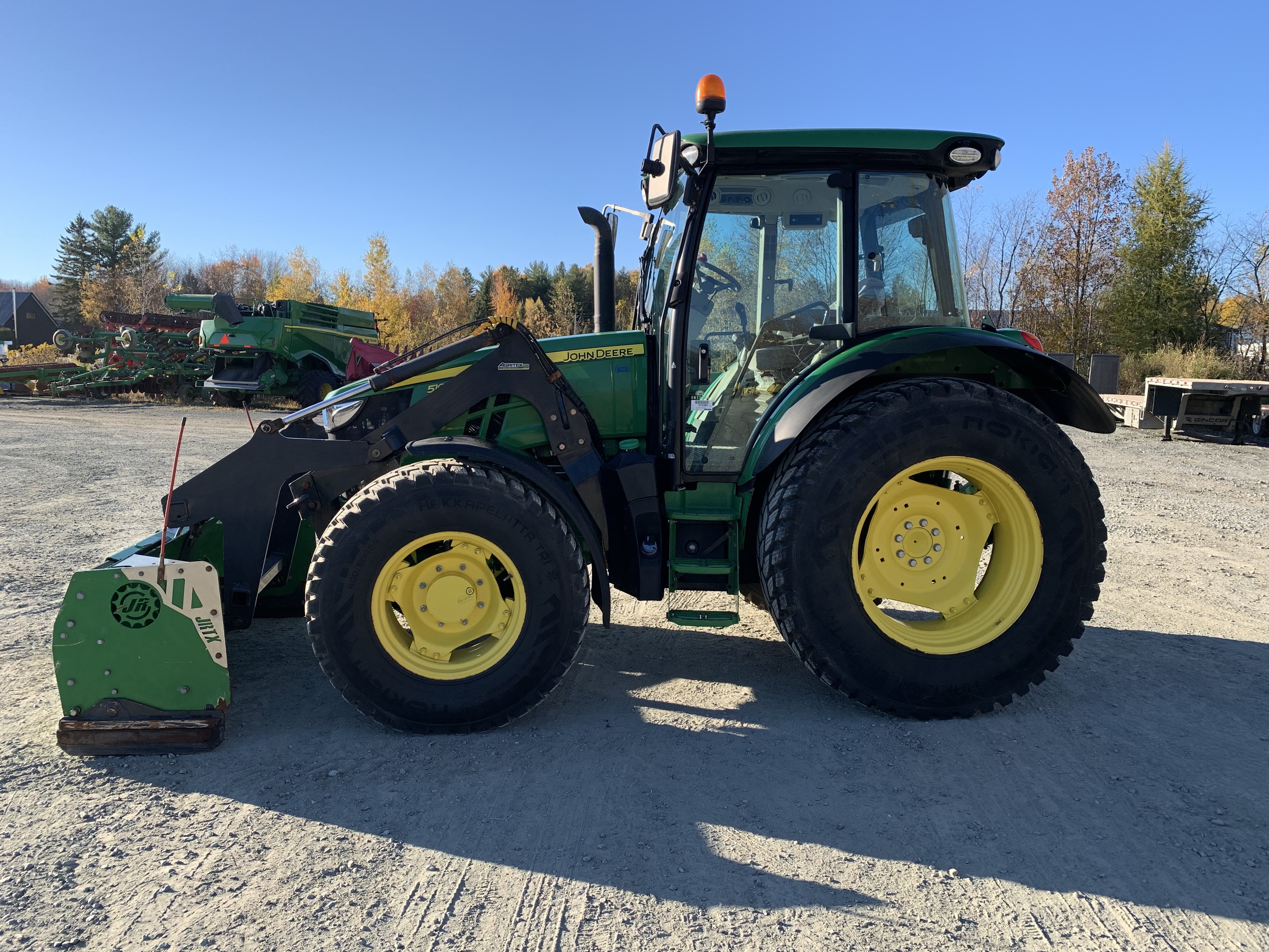 John Deere 5100R NOKIAN JRTX