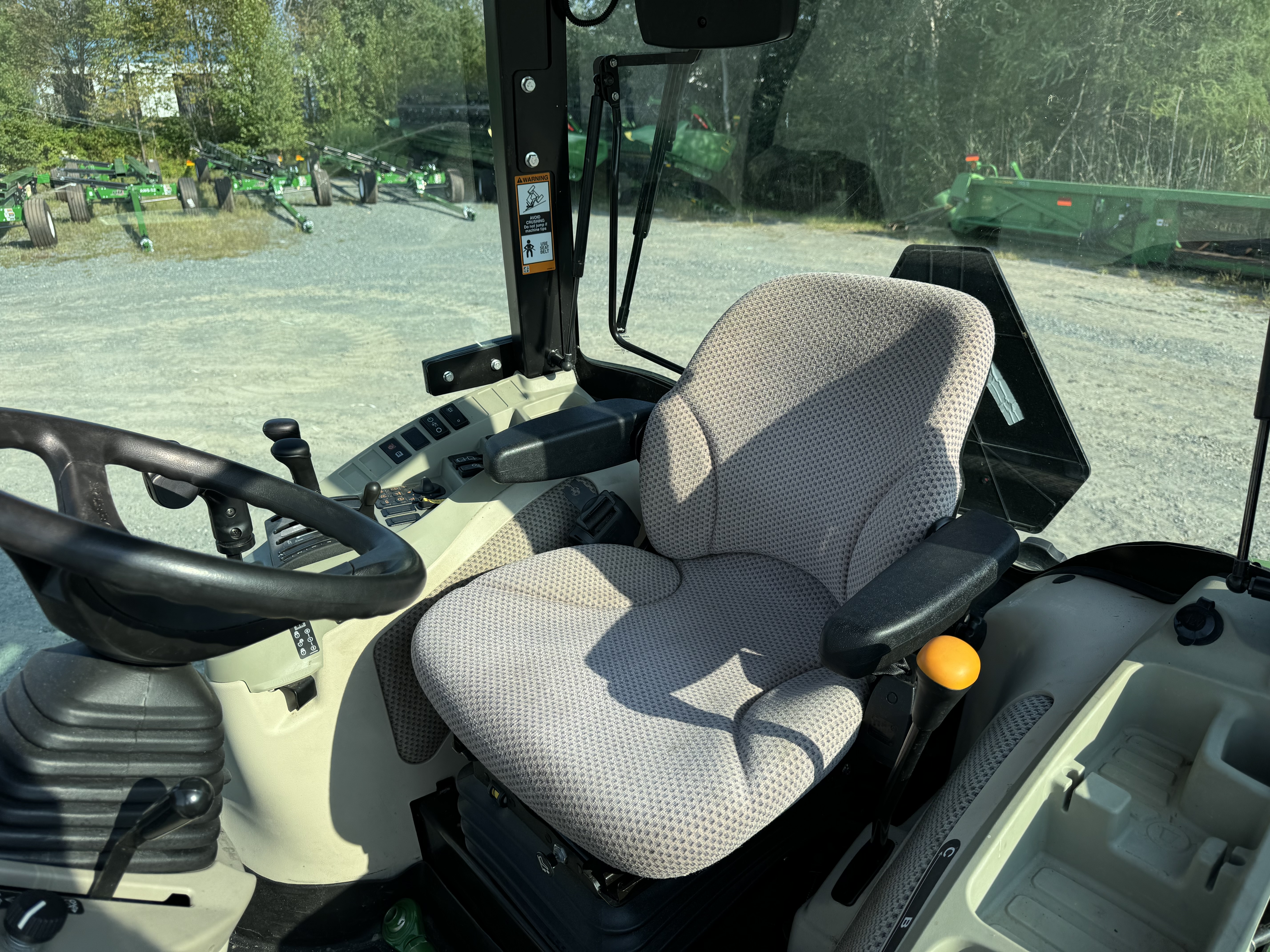 John Deere 4052R GRATTE NOKIAN 