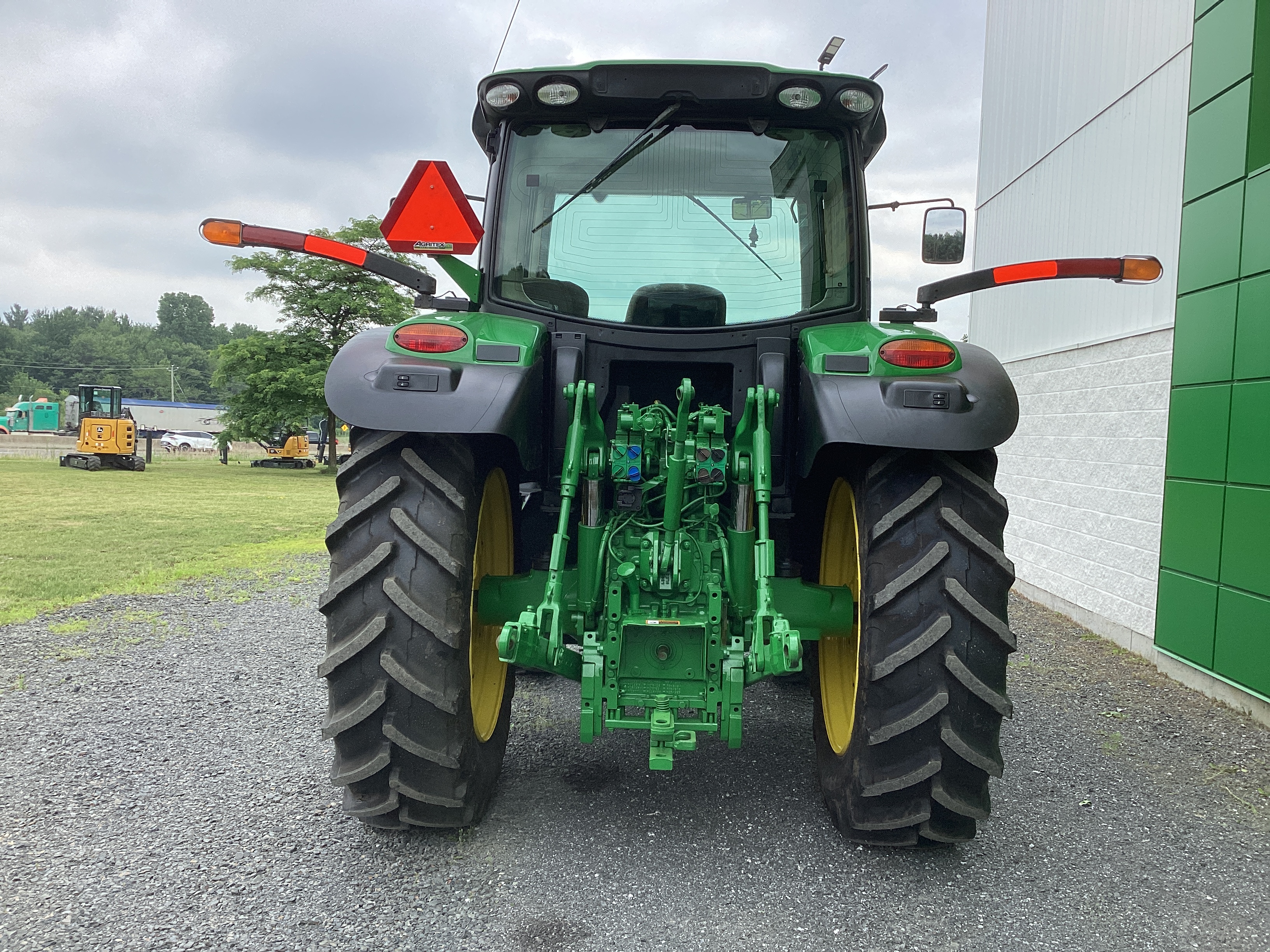 John Deere 6140R 