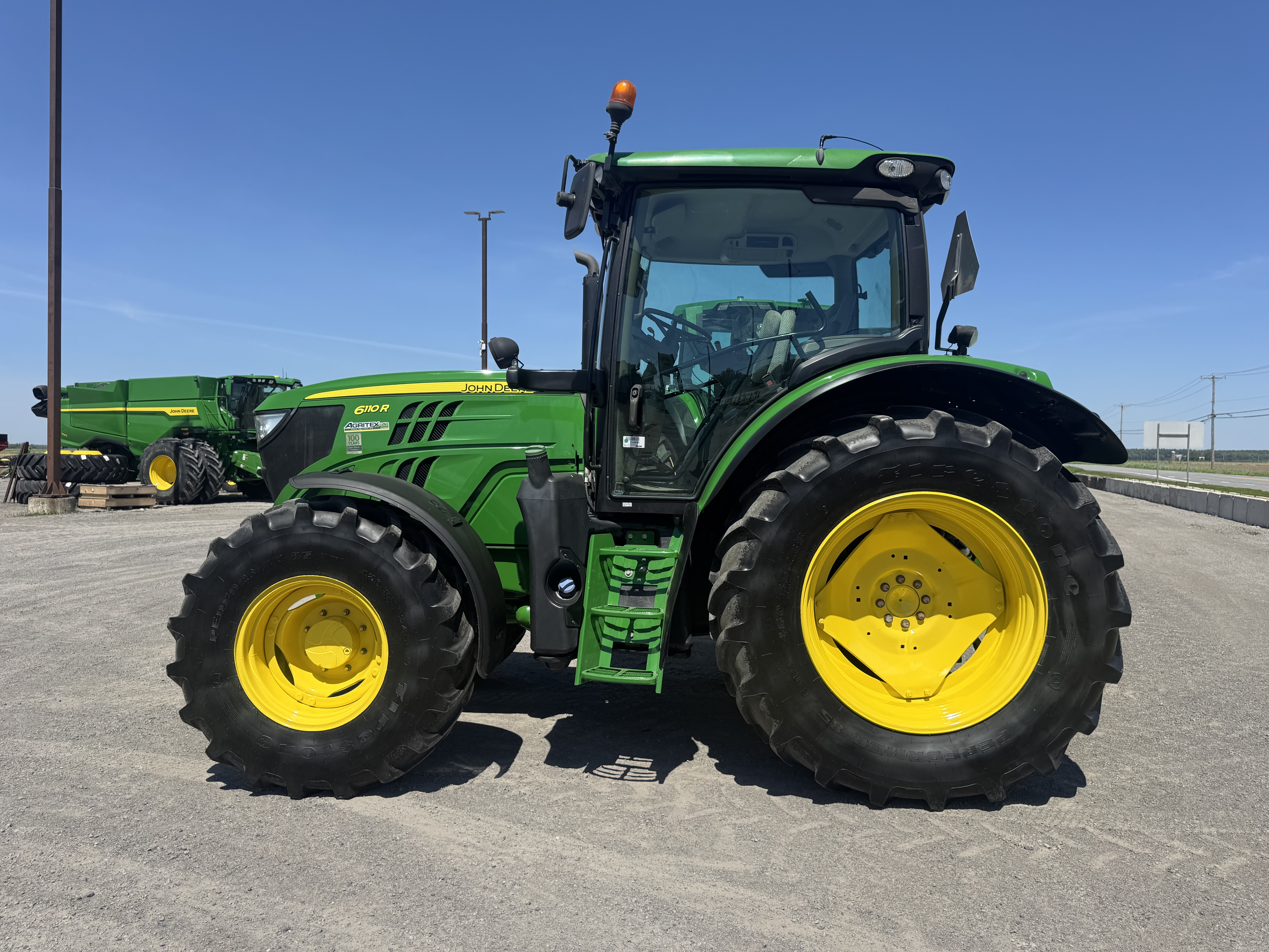 John Deere 6110R