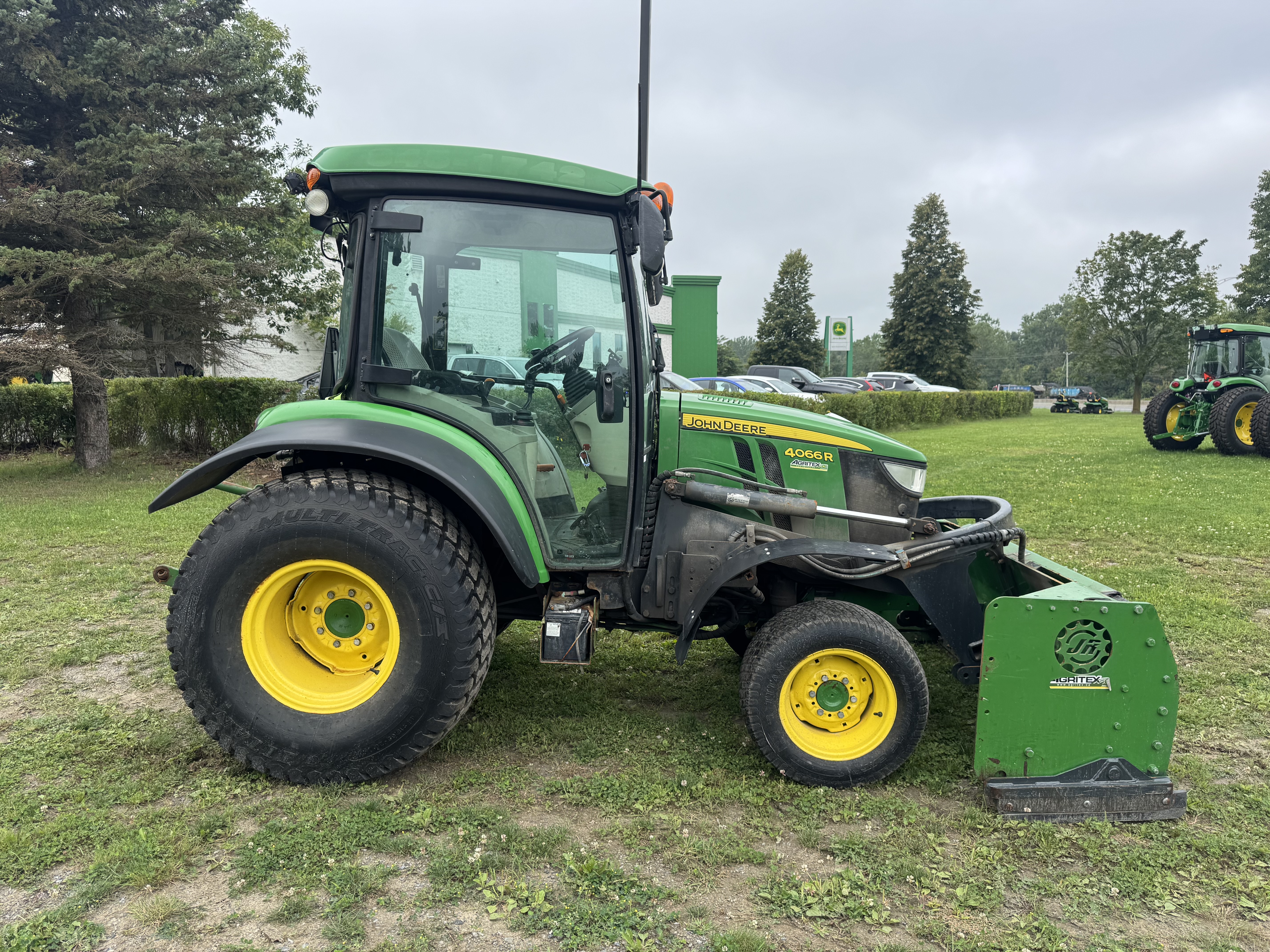 John Deere 4066R TURF JRTX    