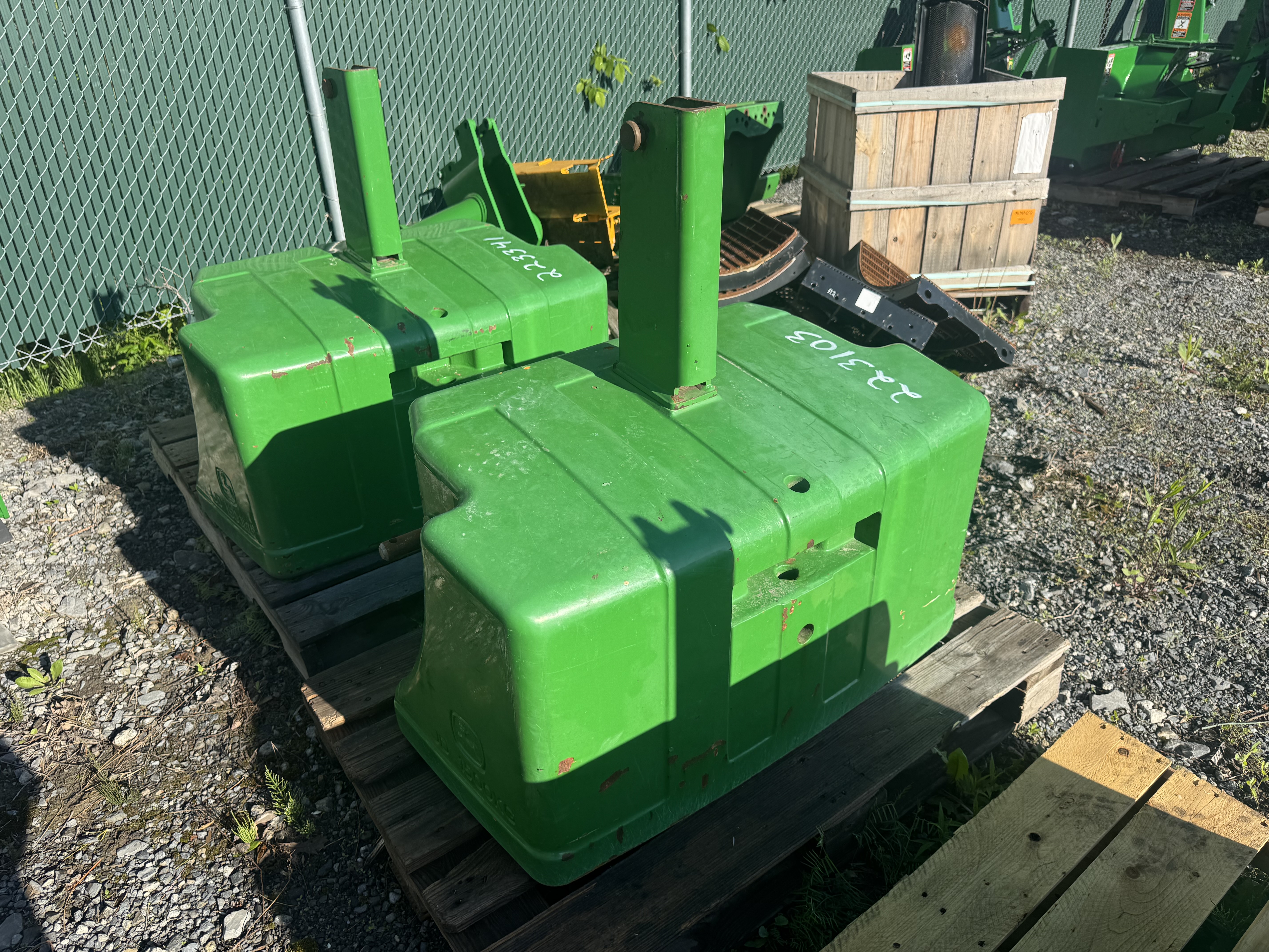 John Deere PESEE AVANT  3330LB  VERTE