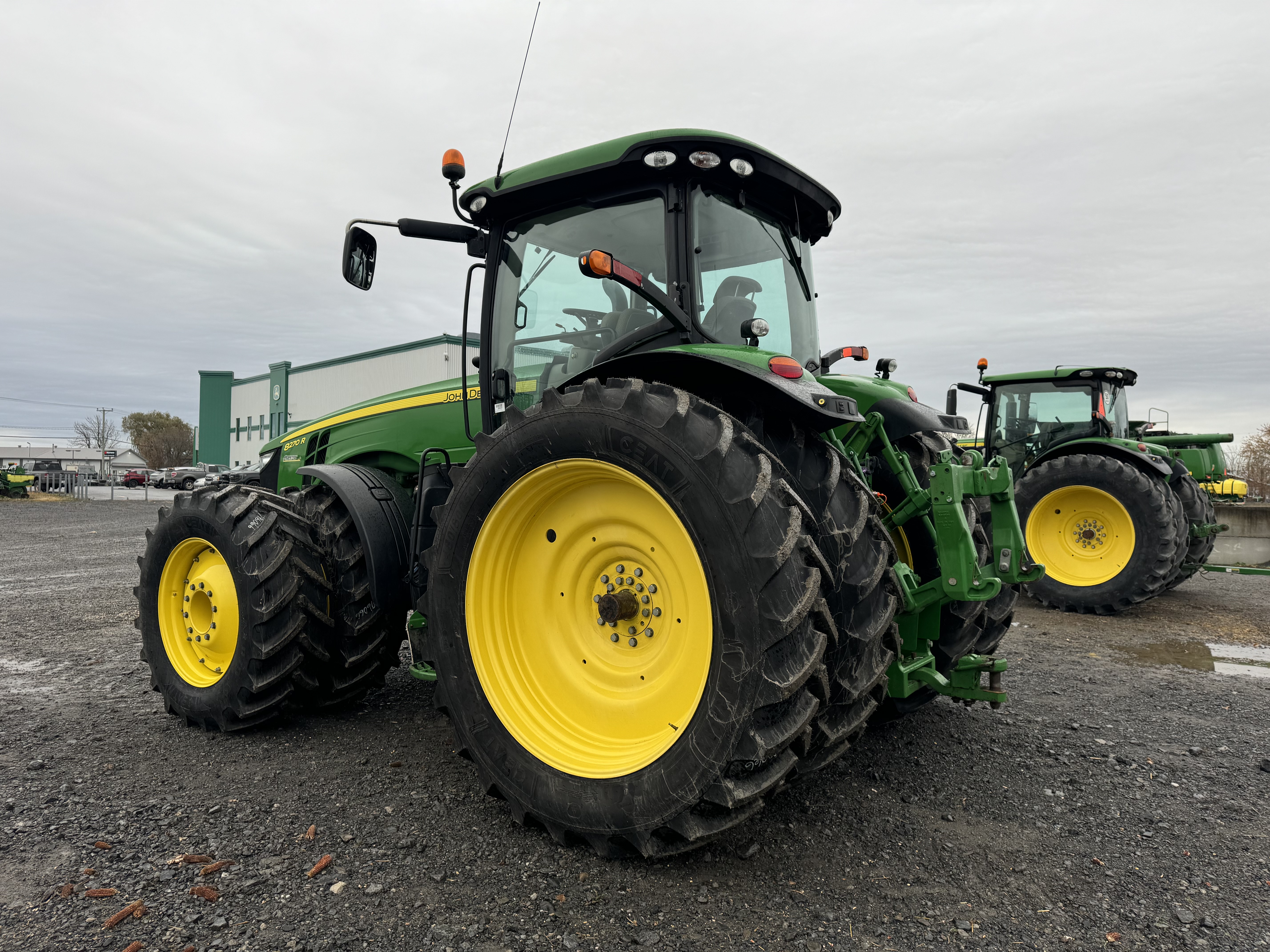 John Deere 8270R 