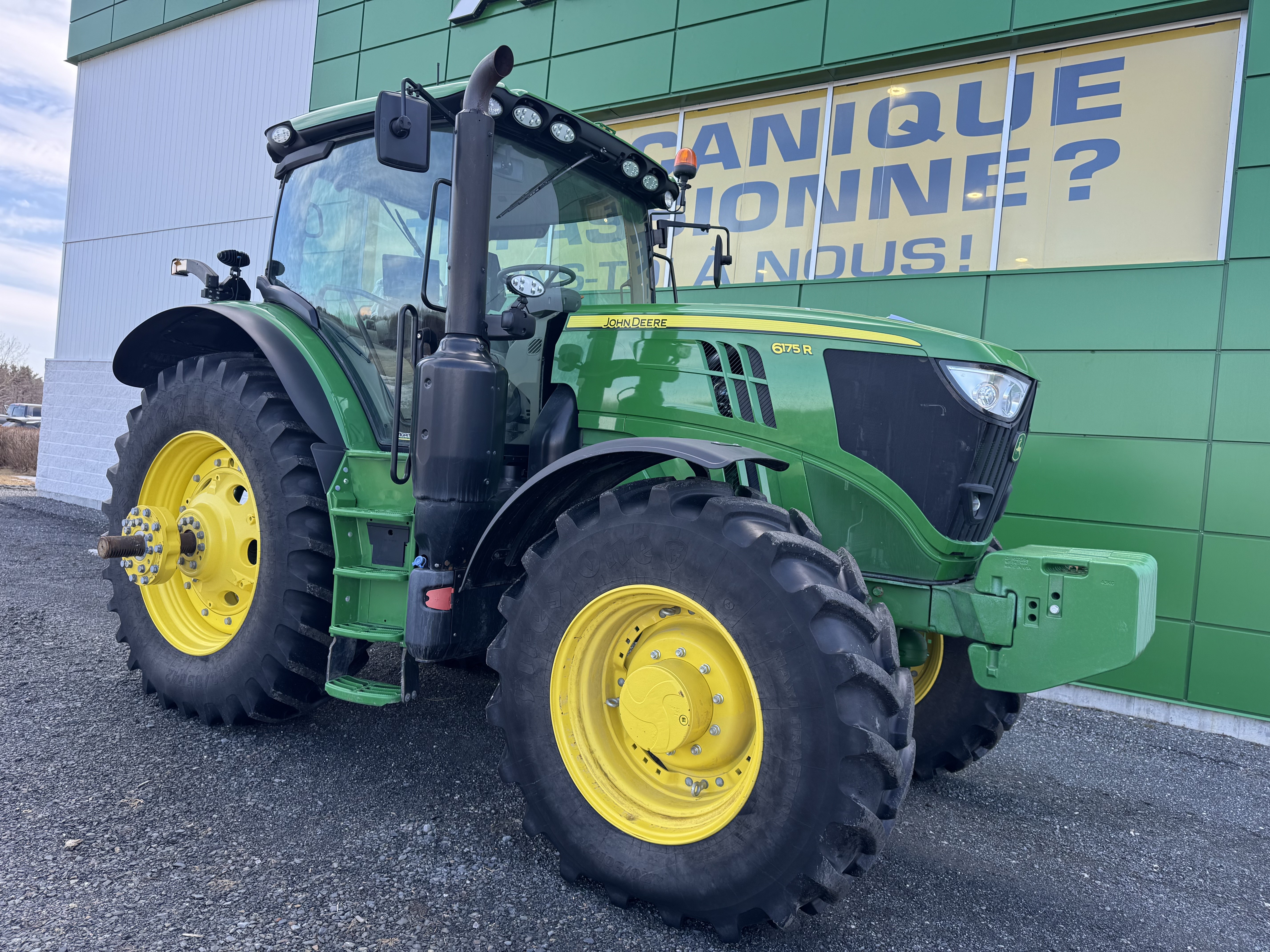 John Deere 6175R  