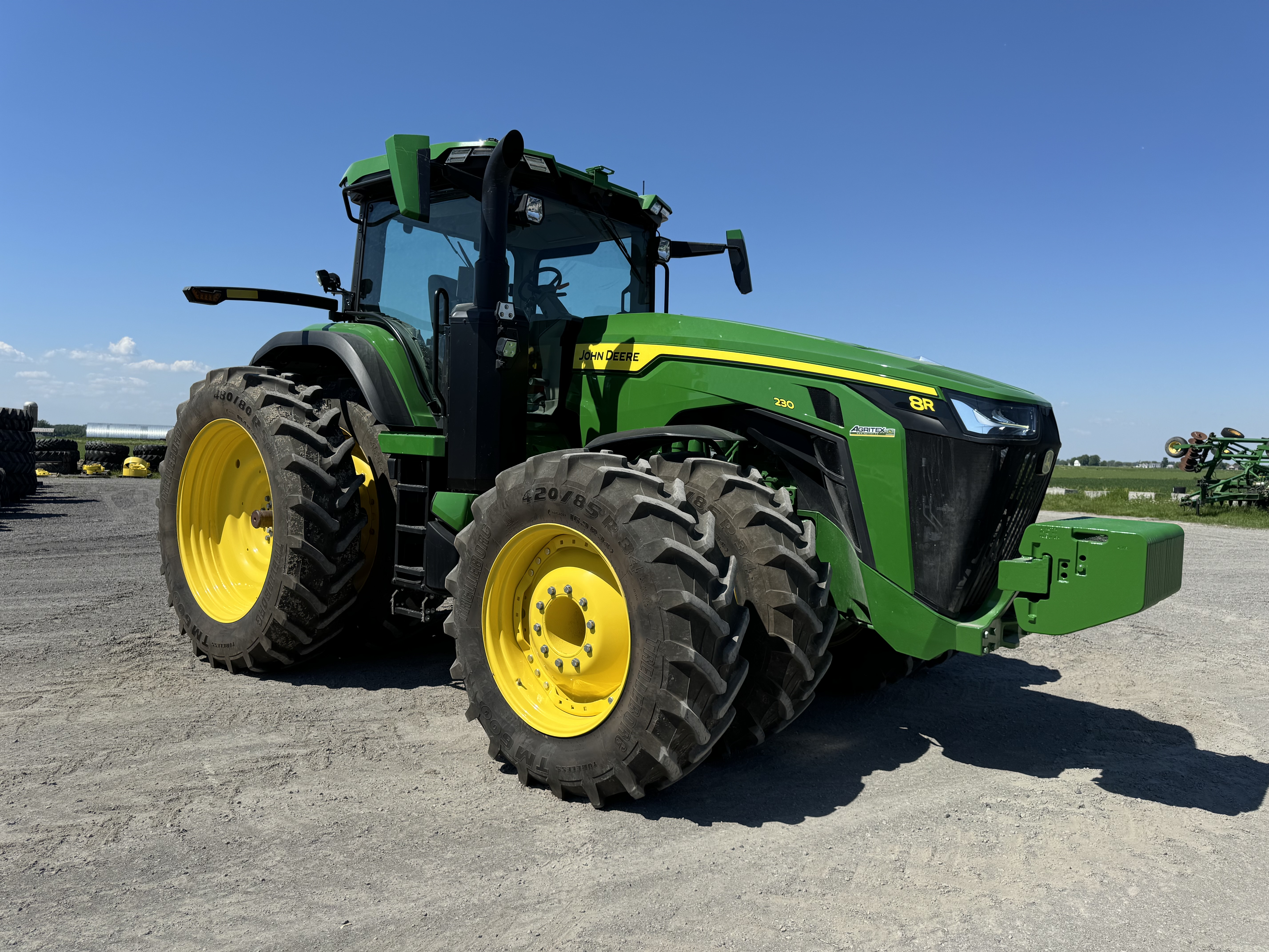 John Deere 8R 230