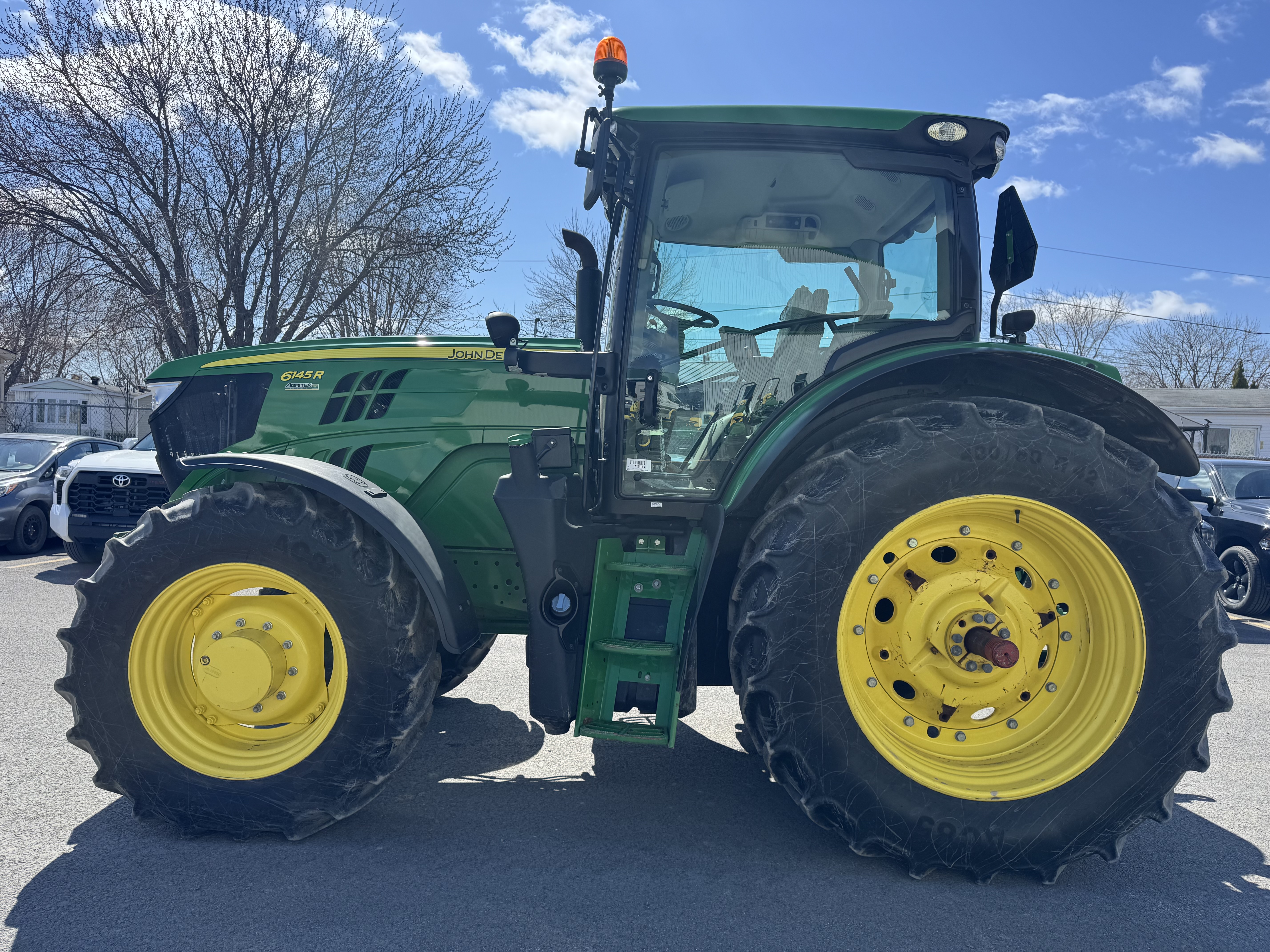 John Deere 6145R 