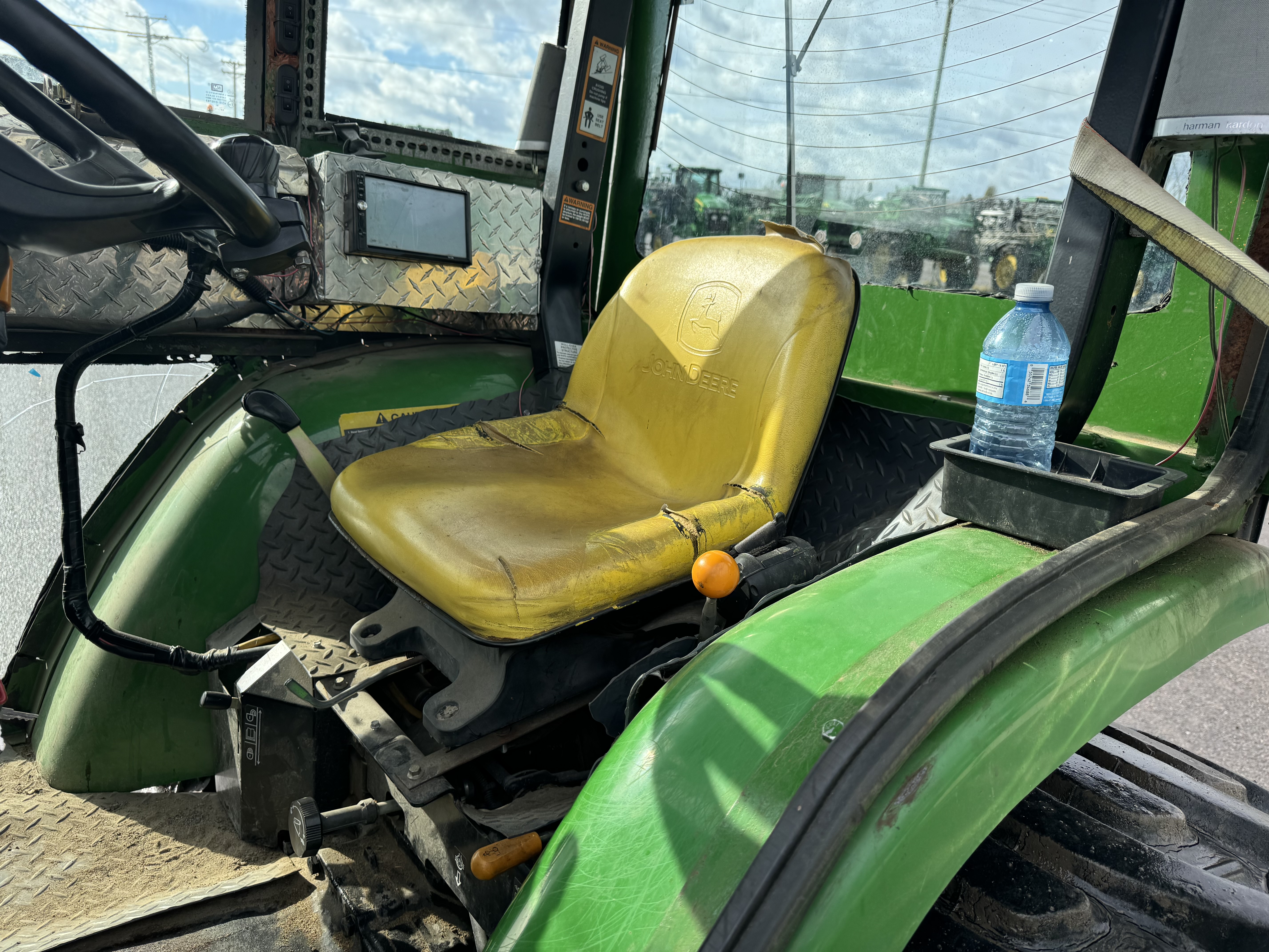 John Deere 3203