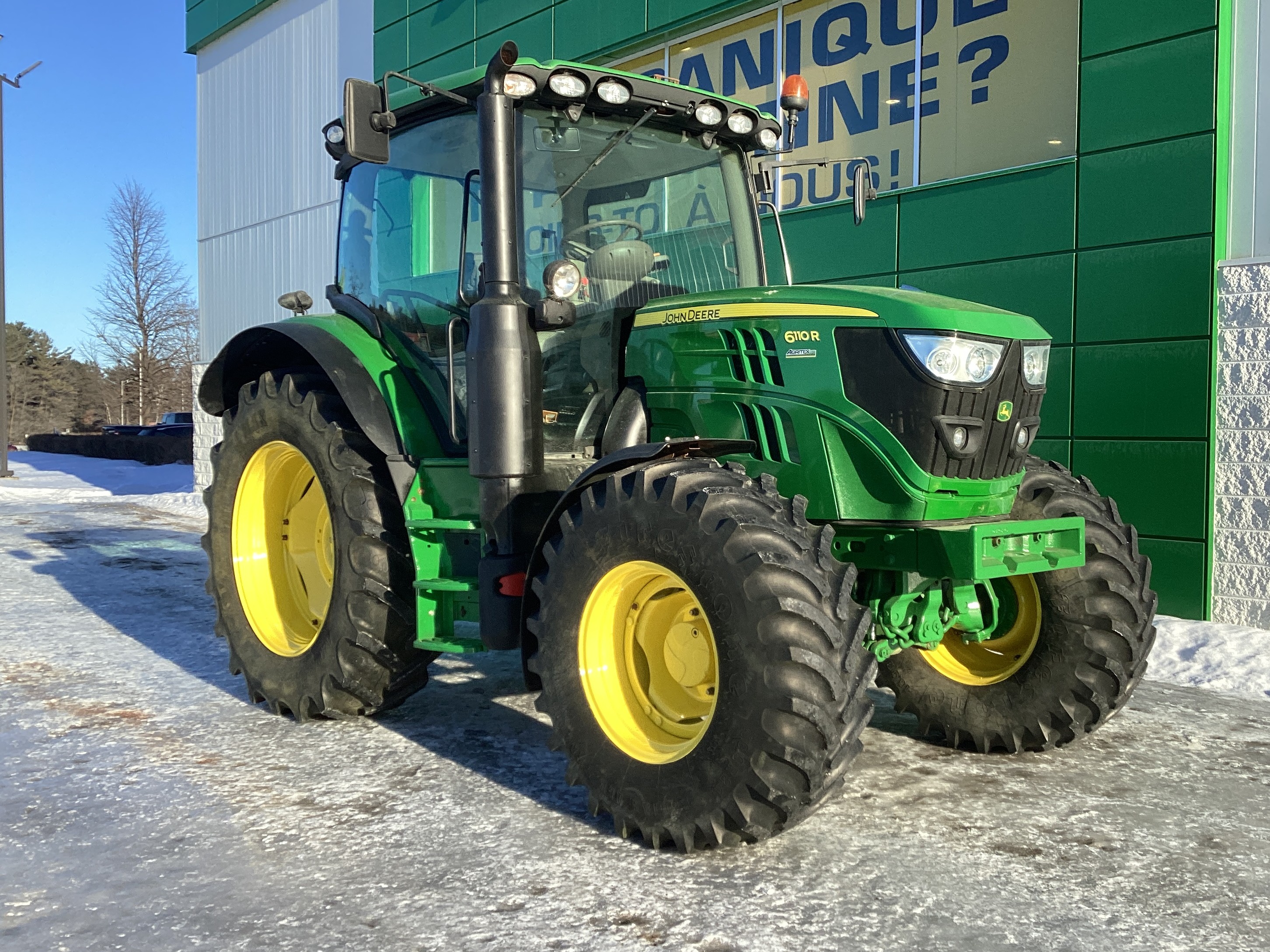 John Deere 6110R 