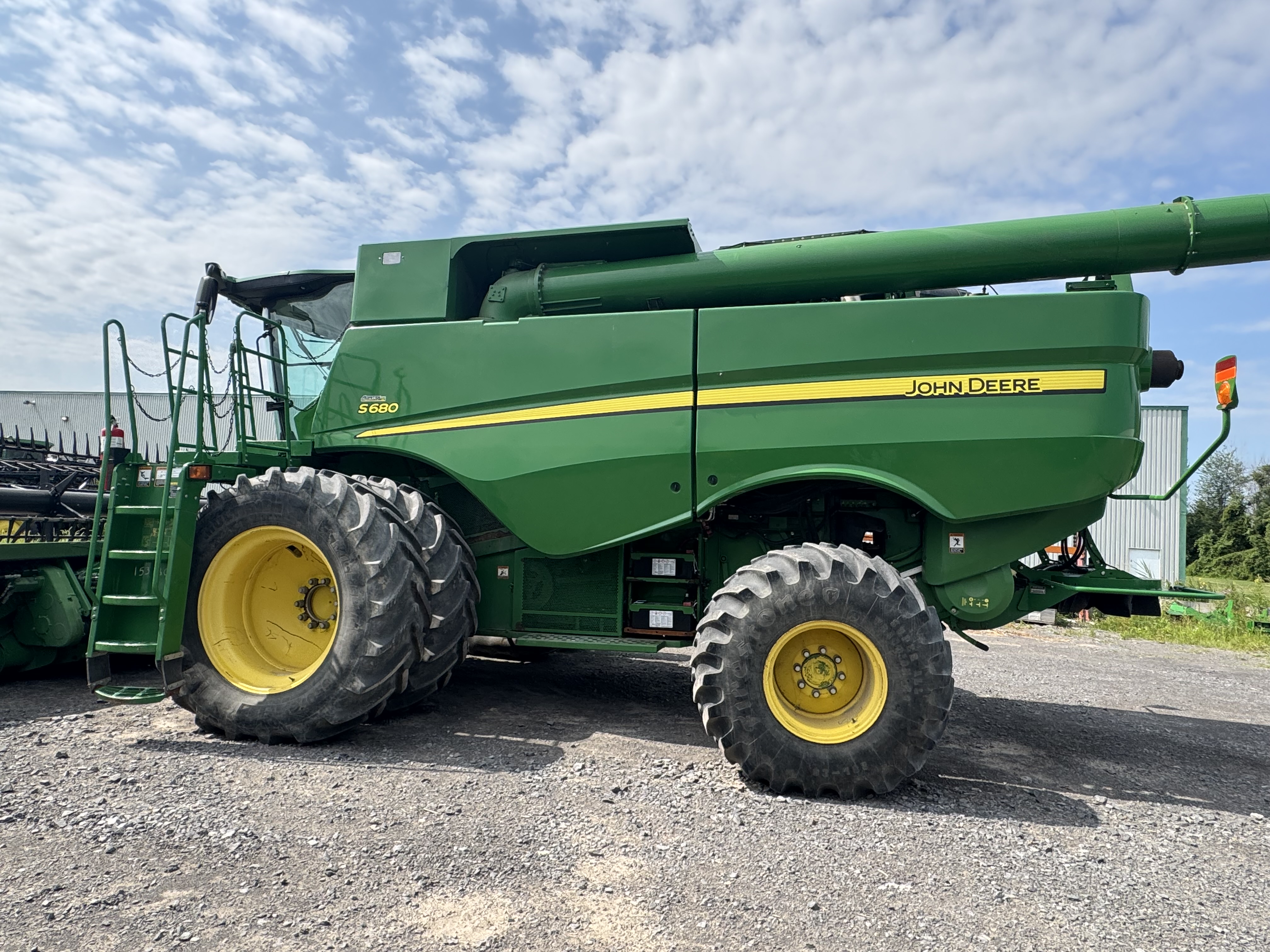 John Deere S680